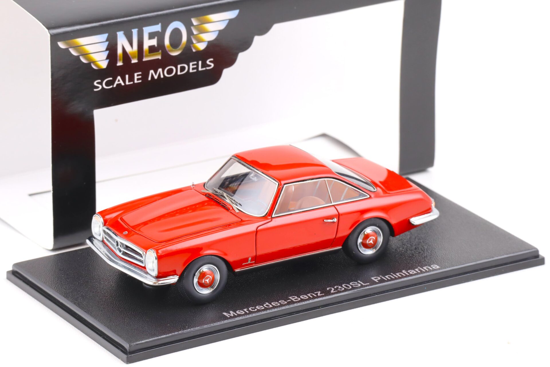 1:43 NEO Mercedes 230SL Pininfarina Coupe red 1956
