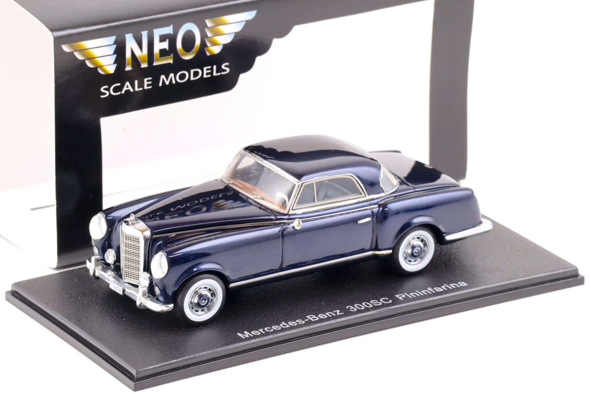1:43 NEO Mercedes 300SC Pininfarina dark blue 1956