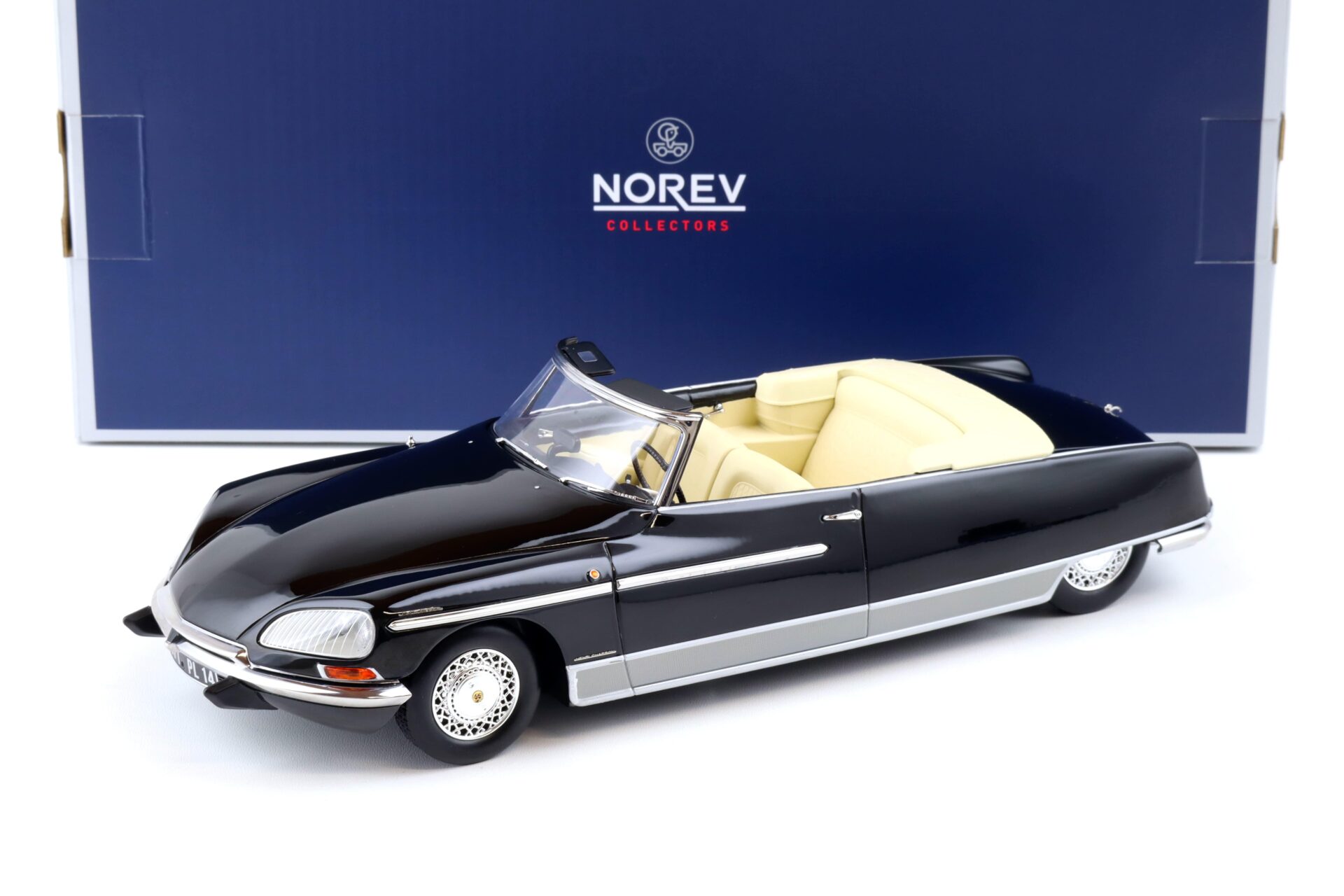 ID 85680 orig.jpg 1:18 Norev Citroen DS 21 Palm Beach 1968 black/ beige interior 181746
