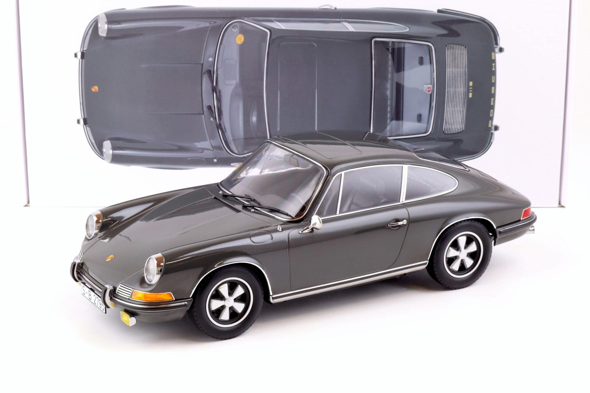 ID 85735 orig.jpg 1:12 Norev Porsche 911 S Coupe 1970 Slate grey Steve McQueen 127513