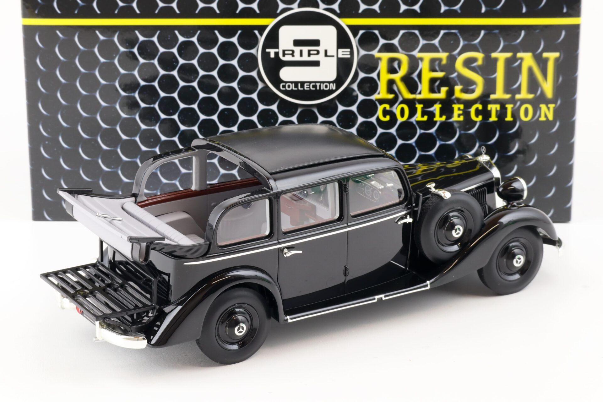 1:18 Triple9 Resin Mercedes 260D Pullman Landaulet 1936 open rear roof black