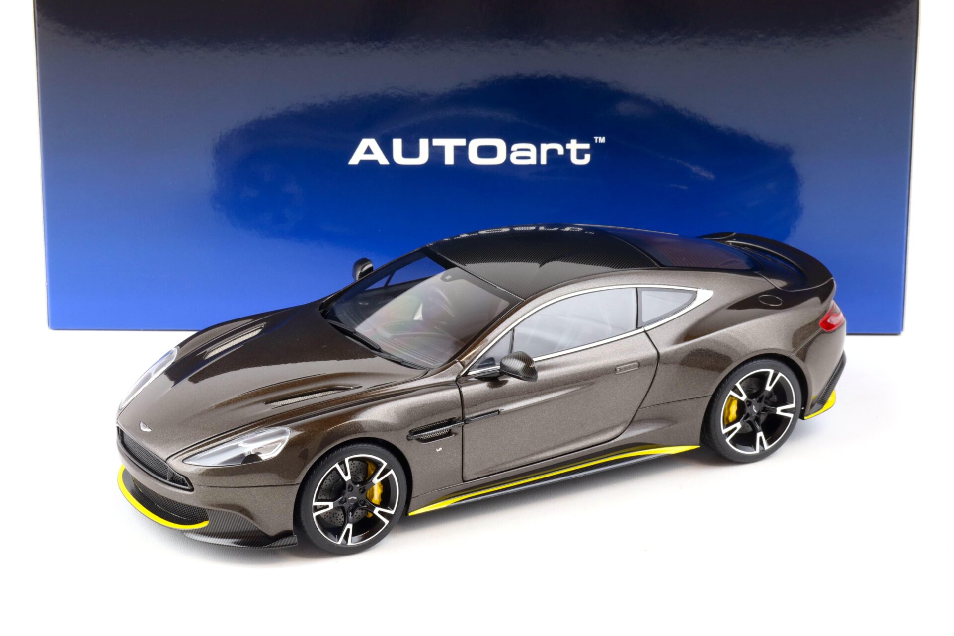 1:18 AUTOart Aston Martin Vanquish S 2017 Kopi bronze metallic 70273