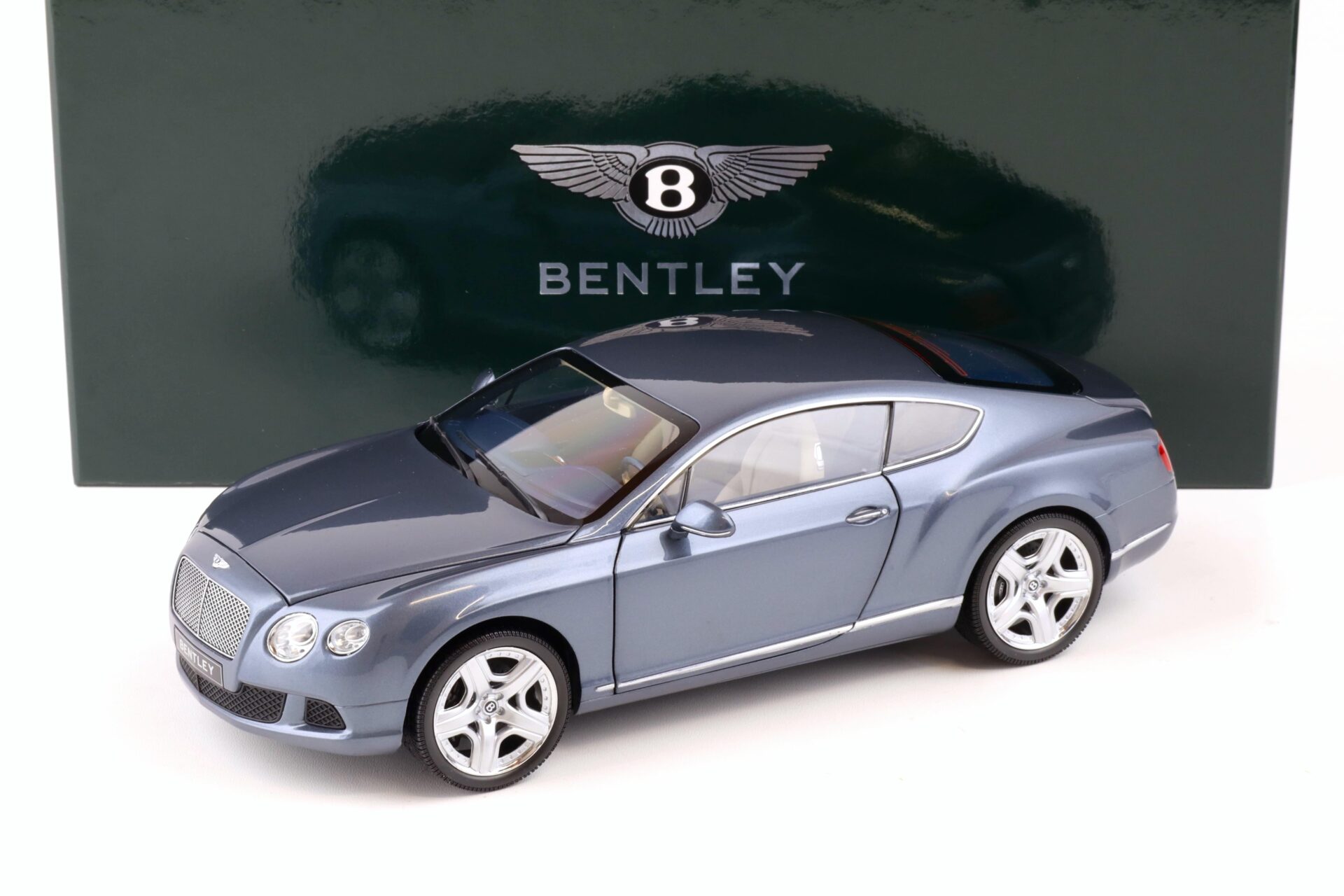 1:18 Minichamps Bentley Continental GT Coupe 2011 grey metallic