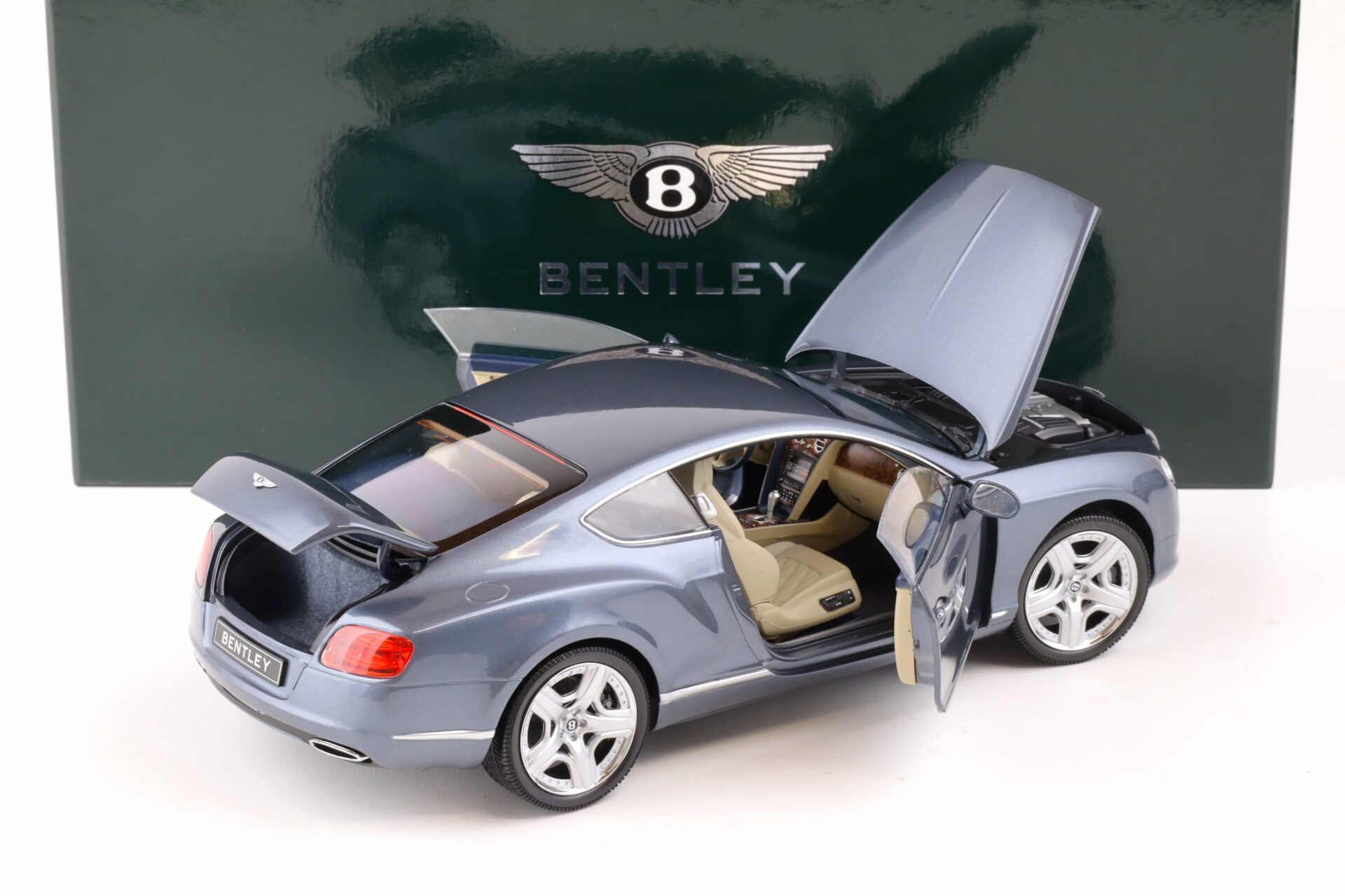 1:18 Minichamps Bentley Continental GT Coupe 2011 grey metallic
