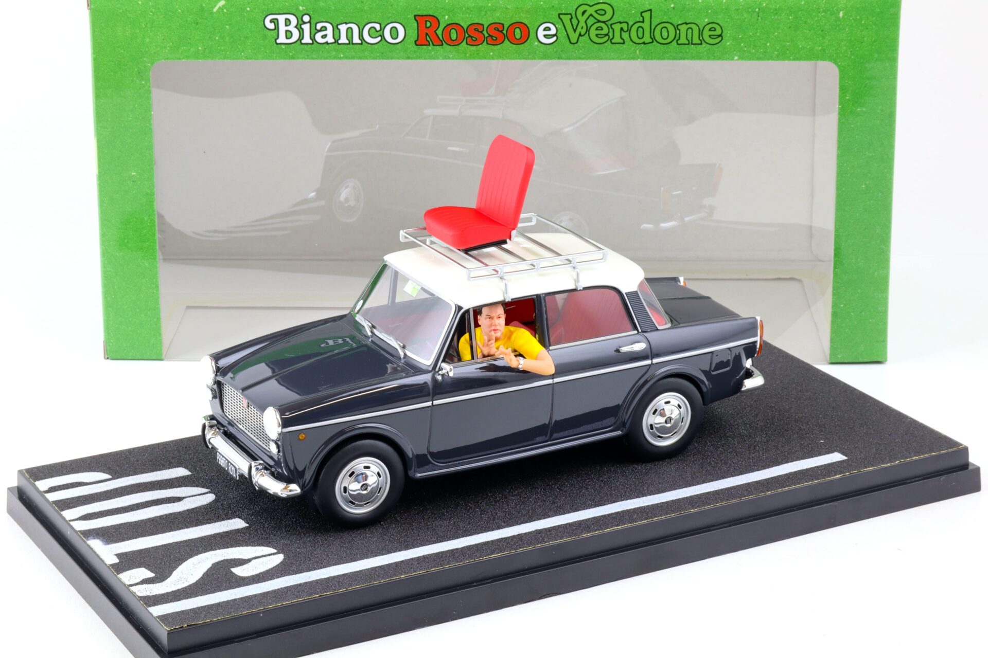 ID 88668 orig.jpg 1:18 CLC Models Fiat 1100D with Mimmo figure Carlo Verdone 1981 white 78546