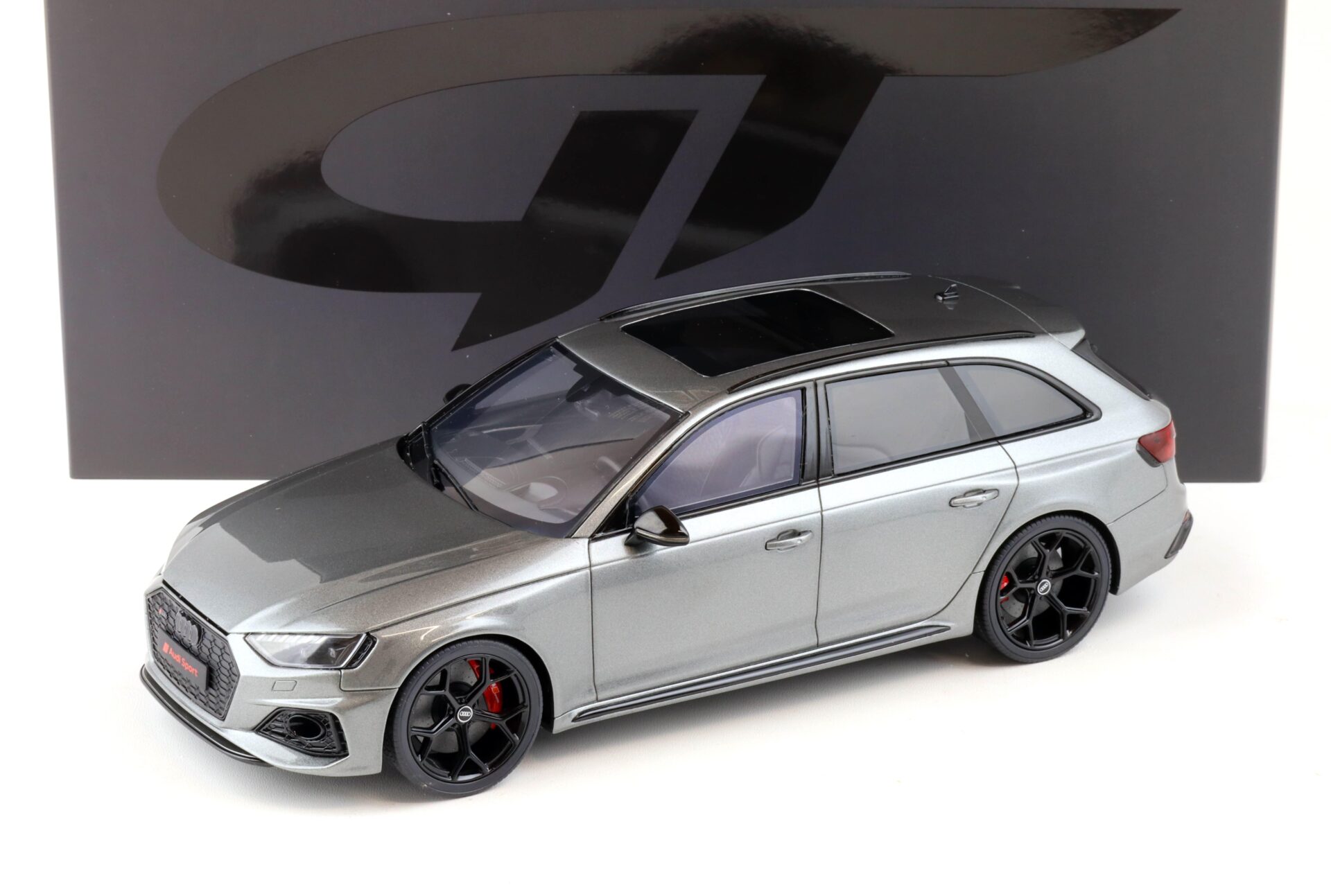 ID 88676 orig.jpg 1:18 GT Spirit GT456 Audi RS4 (B9) Avant Competition 2023 grey metallic