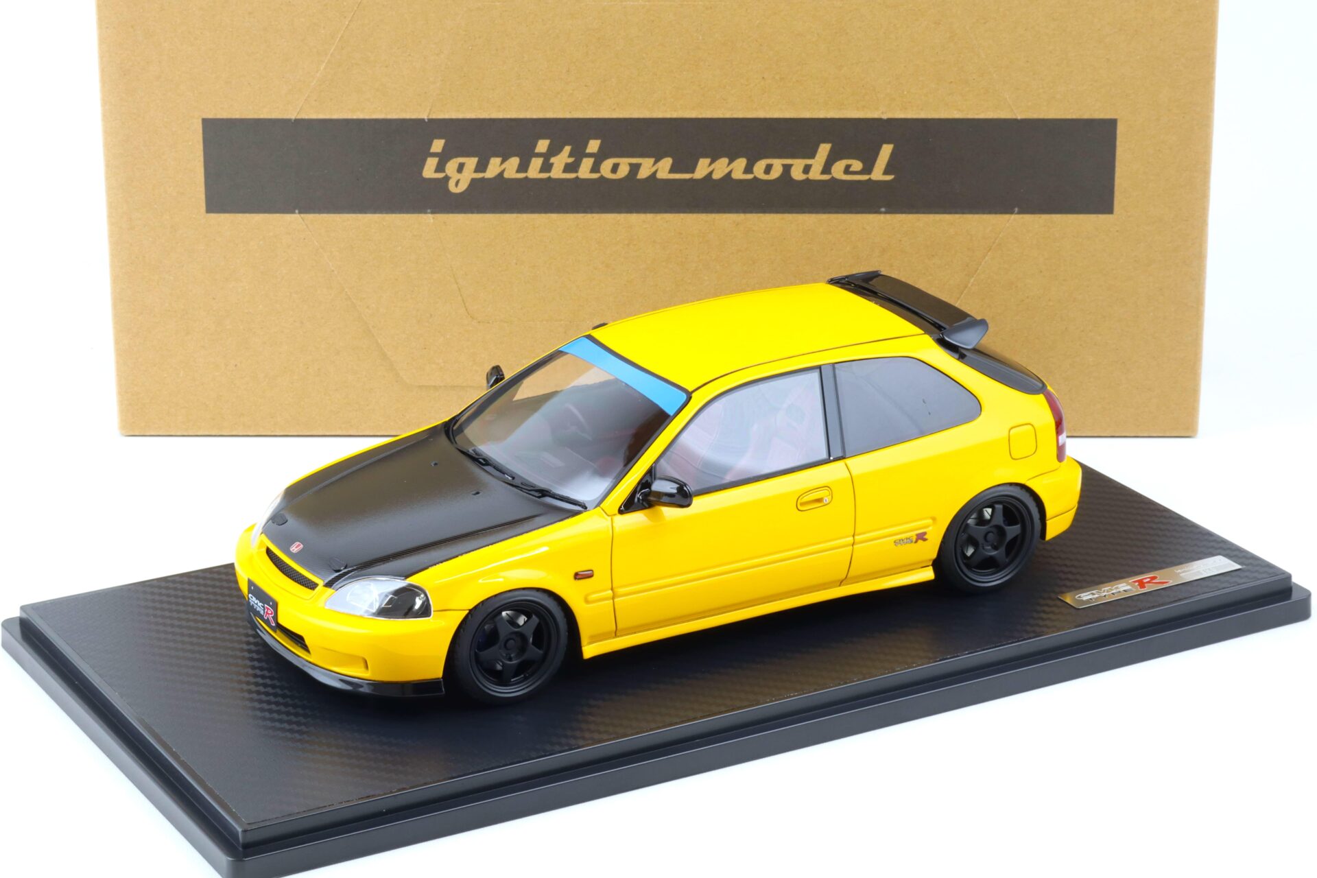 ID 88959 orig.jpg 1:18 Ignition Model IG2676 Honda Civic (EK9) Type R yellow/ Carbon bonnet