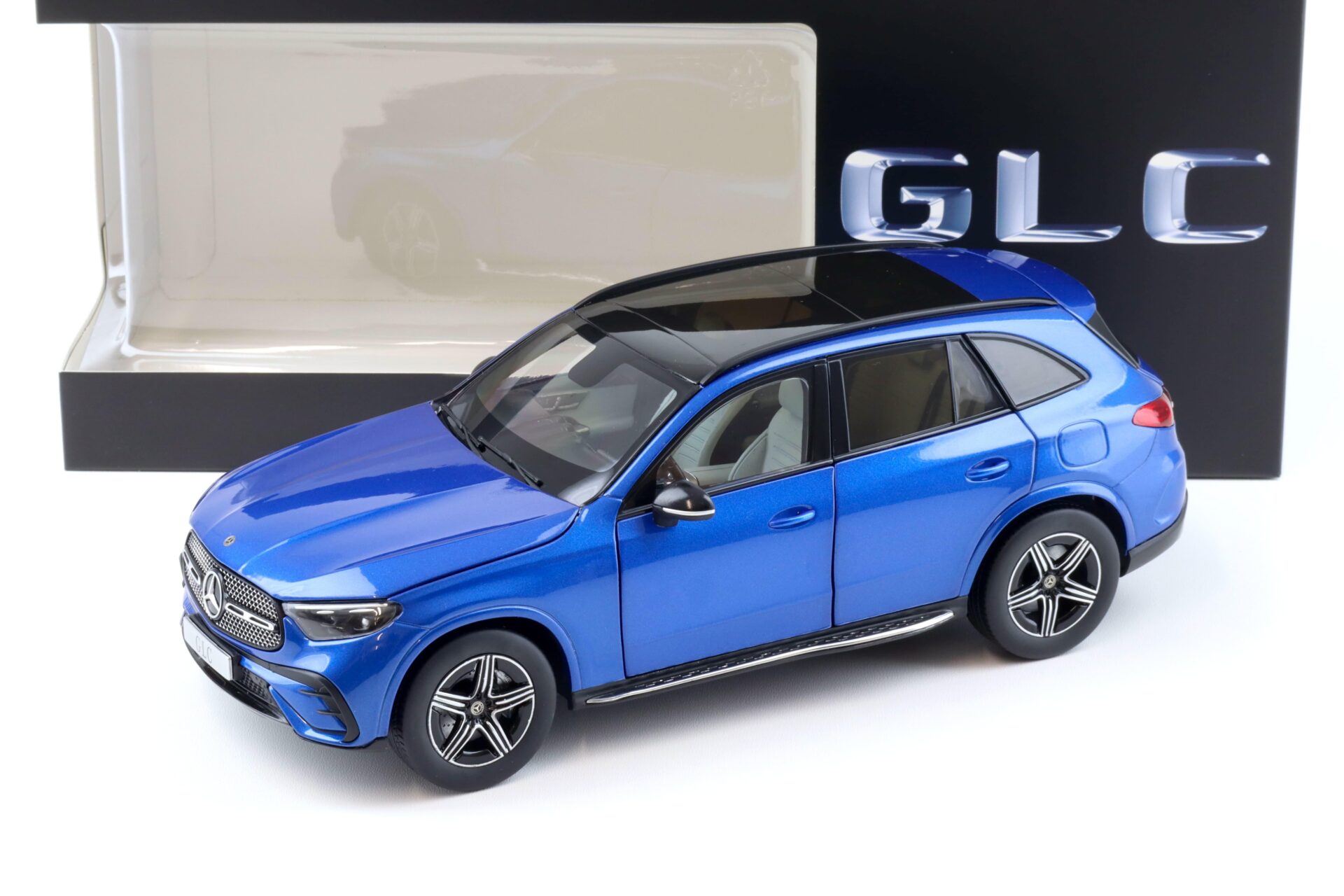 ID 90316 orig.jpg 1:18 iScale Mercedes GLC AMG Line X254 SUV 2023 spectral blue DEALER VERSION