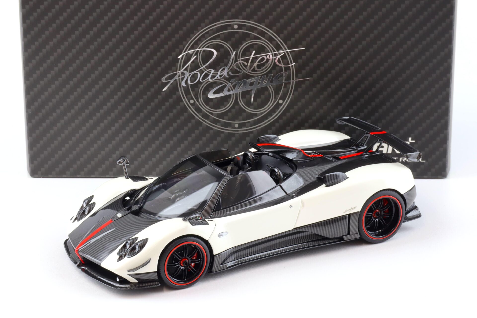 ID 90373 orig.jpg 1:18 Almost Real Pagani Zonda Cinque Roadster 2009 Bianco Benny white