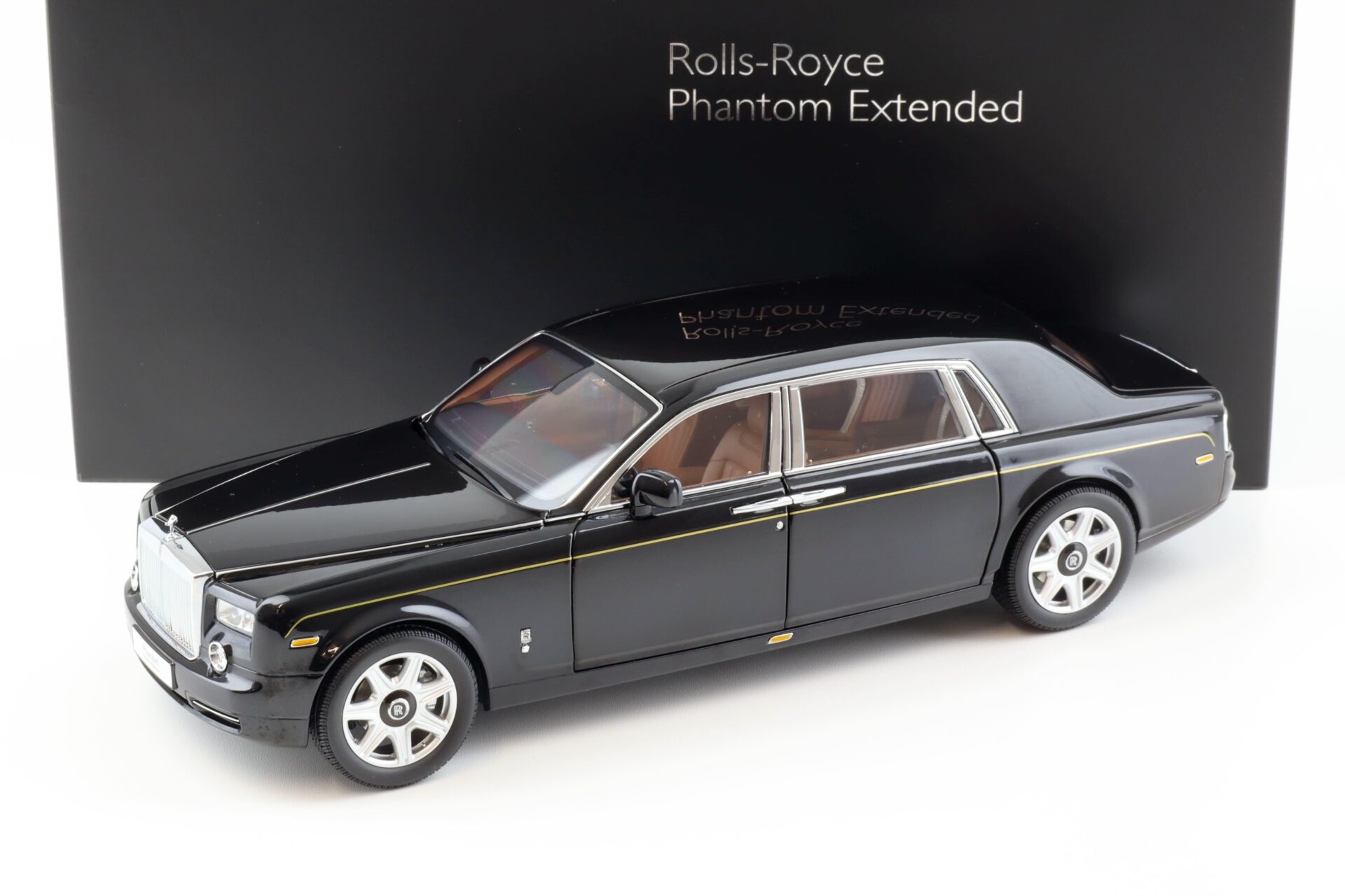 ID 91159 orig.jpg 1:18 Kyosho Rolls Royce Phantom EWB Extended Wheelbase 2012 Diamond black