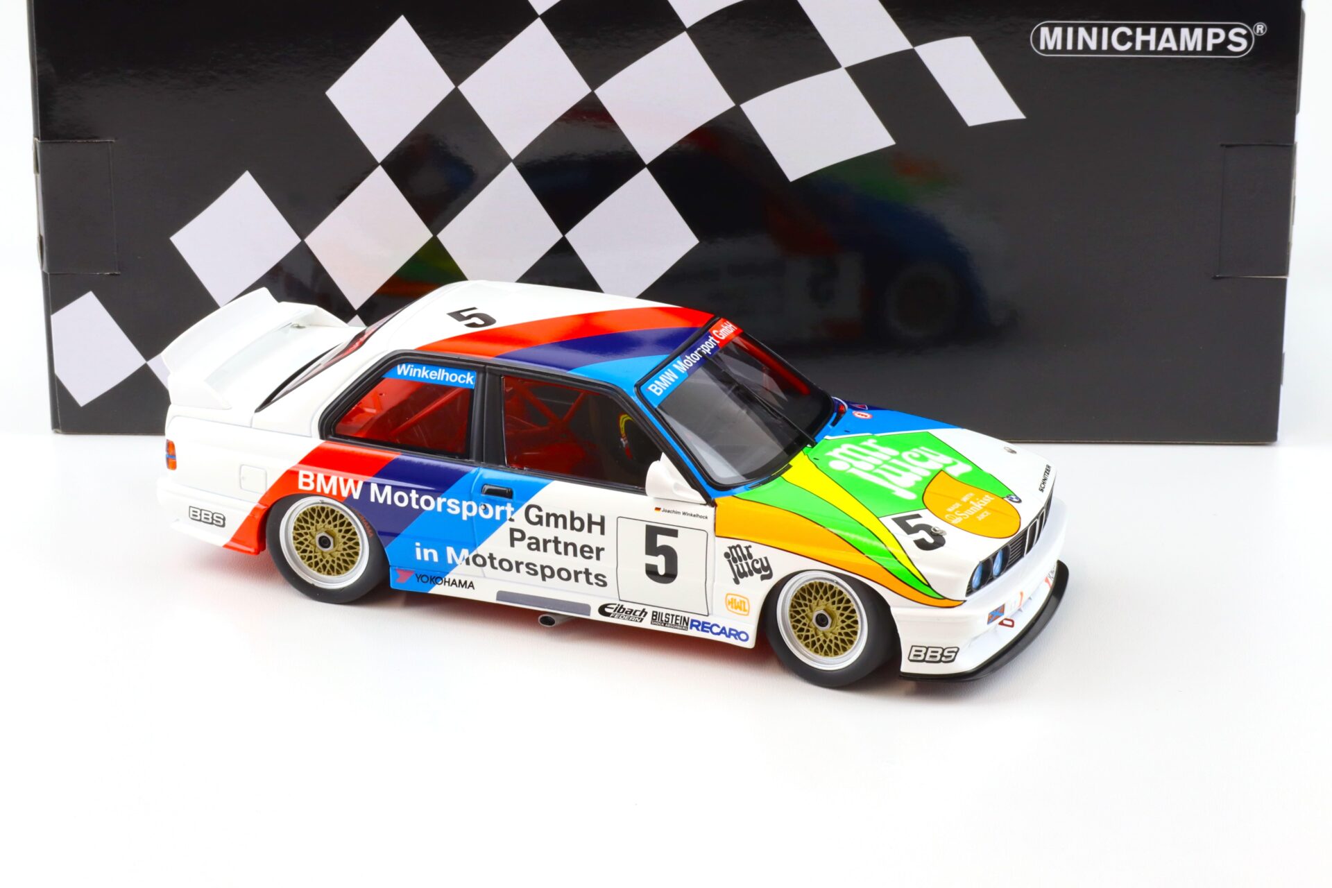 1:18 Minichamps BMW M3 E30 Winkelhock 3rd Place Macau Guia Race 1990
