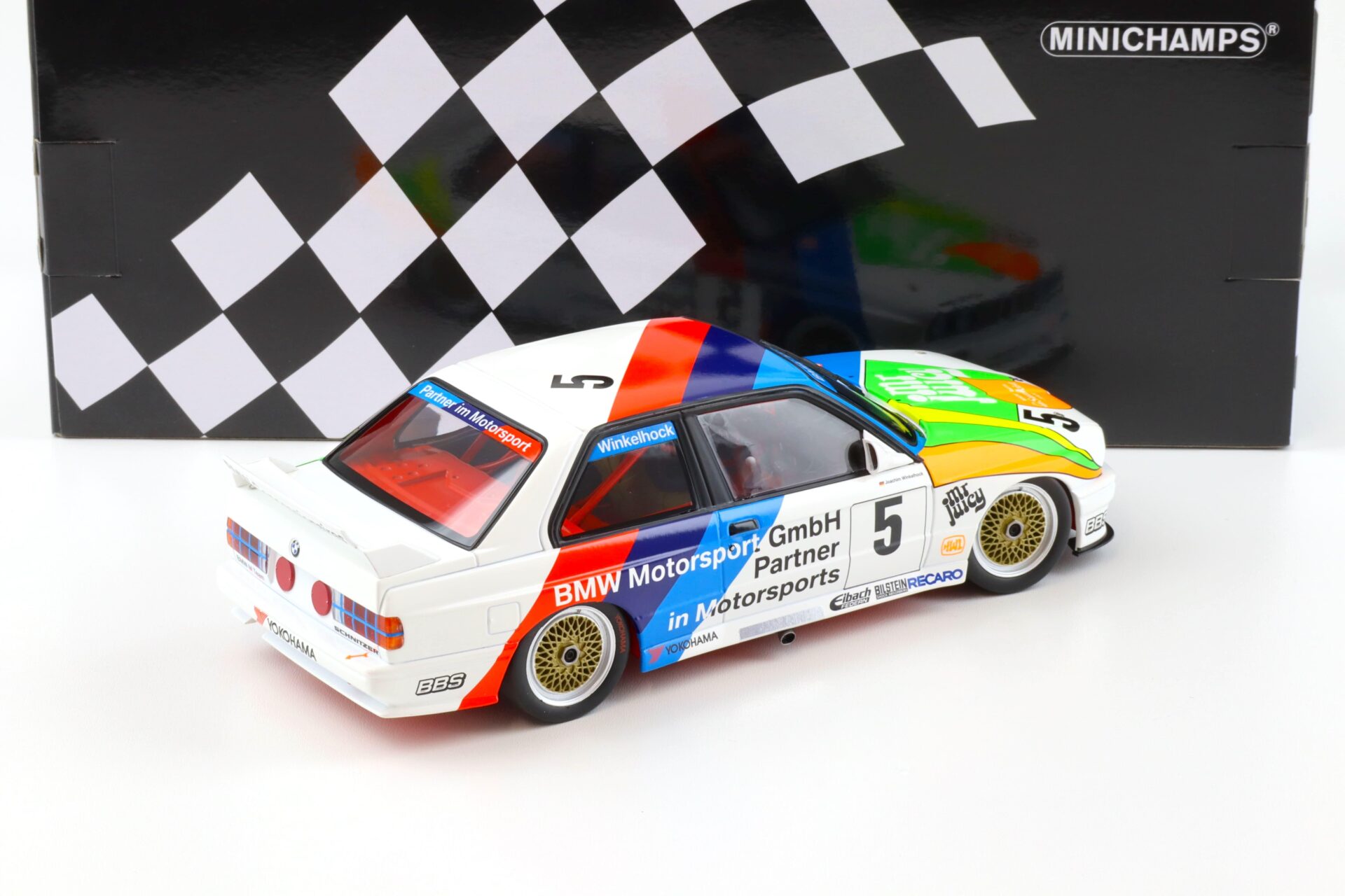 1:18 Minichamps BMW M3 E30 Winkelhock 3rd Place Macau Guia Race 1990
