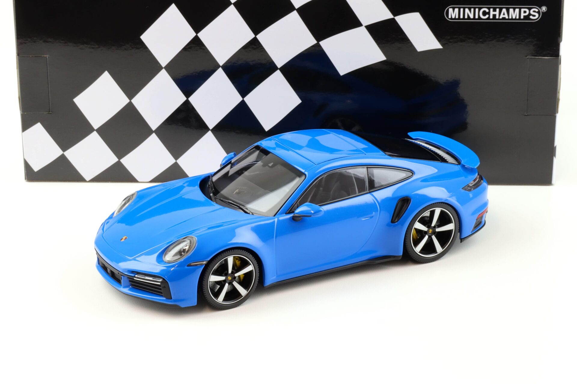 1:18 Minichamps Porsche 911 992 Turbo S Coupe 2020 blue