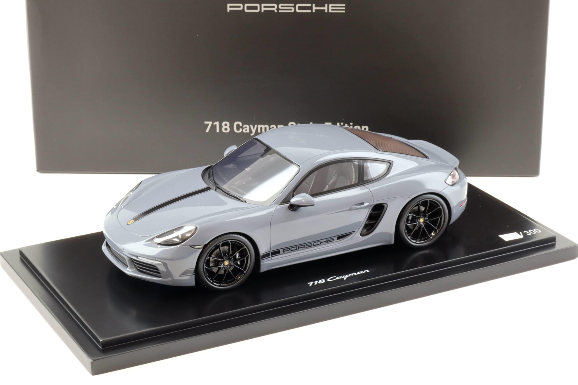 1:18 Spark Porsche 718 Cayman Style Edition arctic grey/ black stripe WAP DEALER