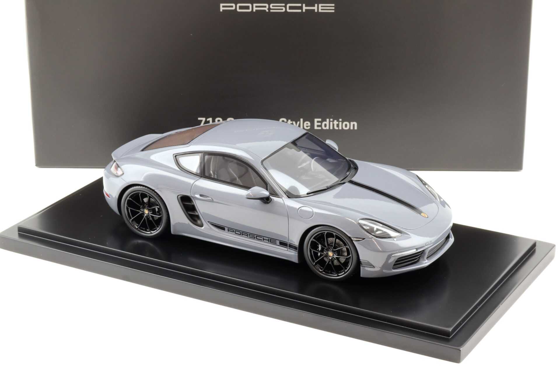 1:18 Spark Porsche 718 Cayman Style Edition arctic grey/ black stripe WAP DEALER