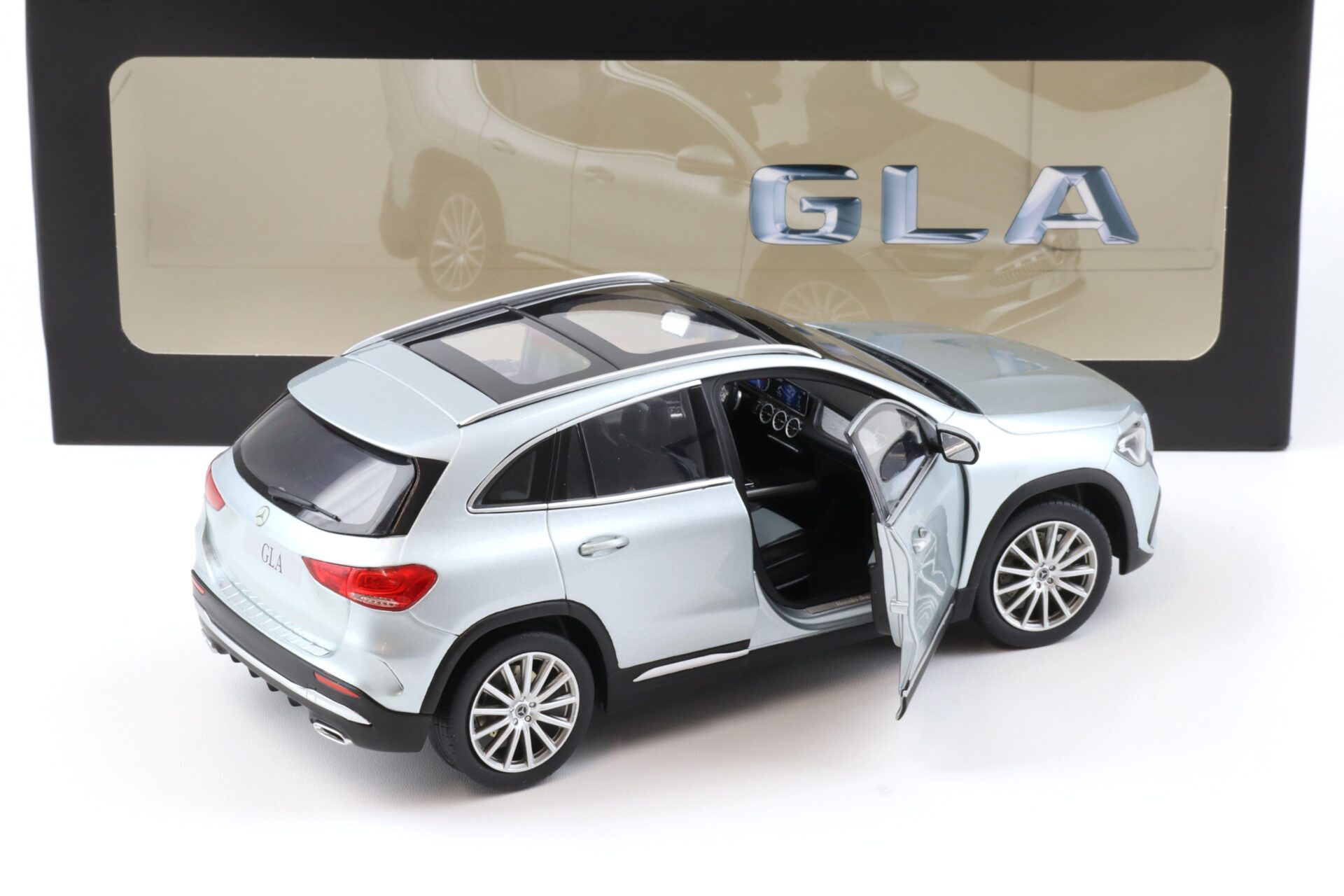 1:18 Z-Models Mercedes GLA AMG Line H247 iridium silver 2020