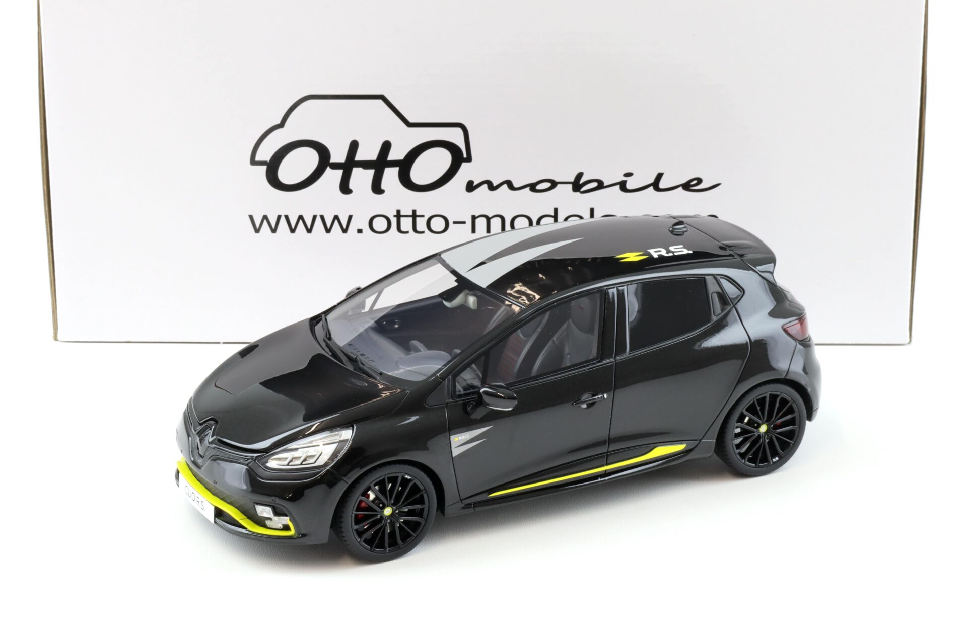 ID 92220 orig.jpg 1:18 OTTO mobile OT946 Renault Clio 4 RS 18 deep black 2018