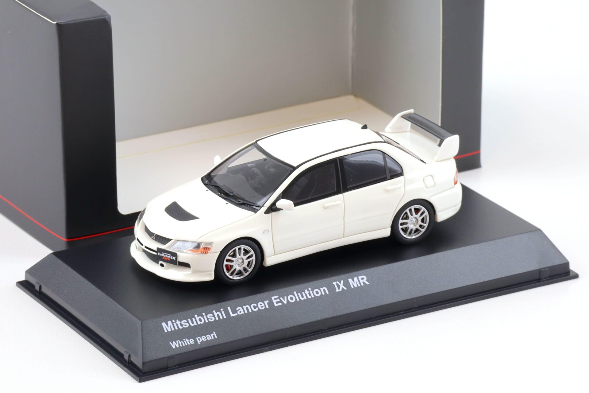 ID 92259 orig.jpg 1:43 Kyosho Mitsubishi Lancer Evolution IX MR white pearl KSR43111W