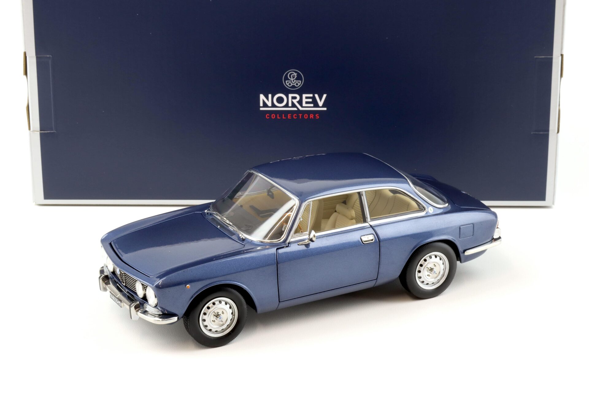 ID 92290 orig.jpg 1:18 Norev Alfa Romeo 2000 GTV Coupe 1973 Blu Pervinca blue metallic - Limited 1000 pcs.