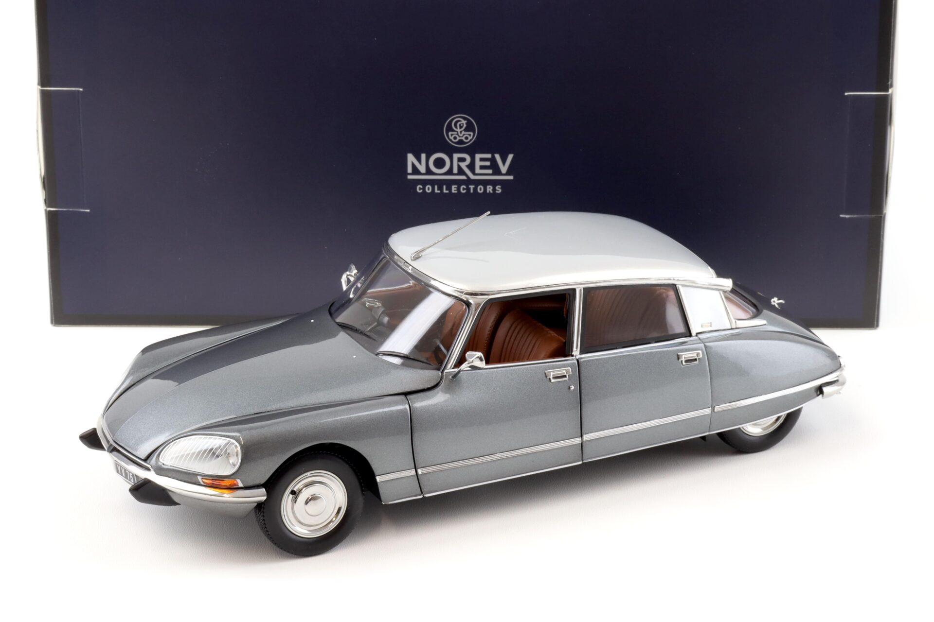 ID 92321 orig.jpg 1:18 Norev Citroen DS 23 Pallas 1972 Middle grey metallic - Limited 400 pcs.