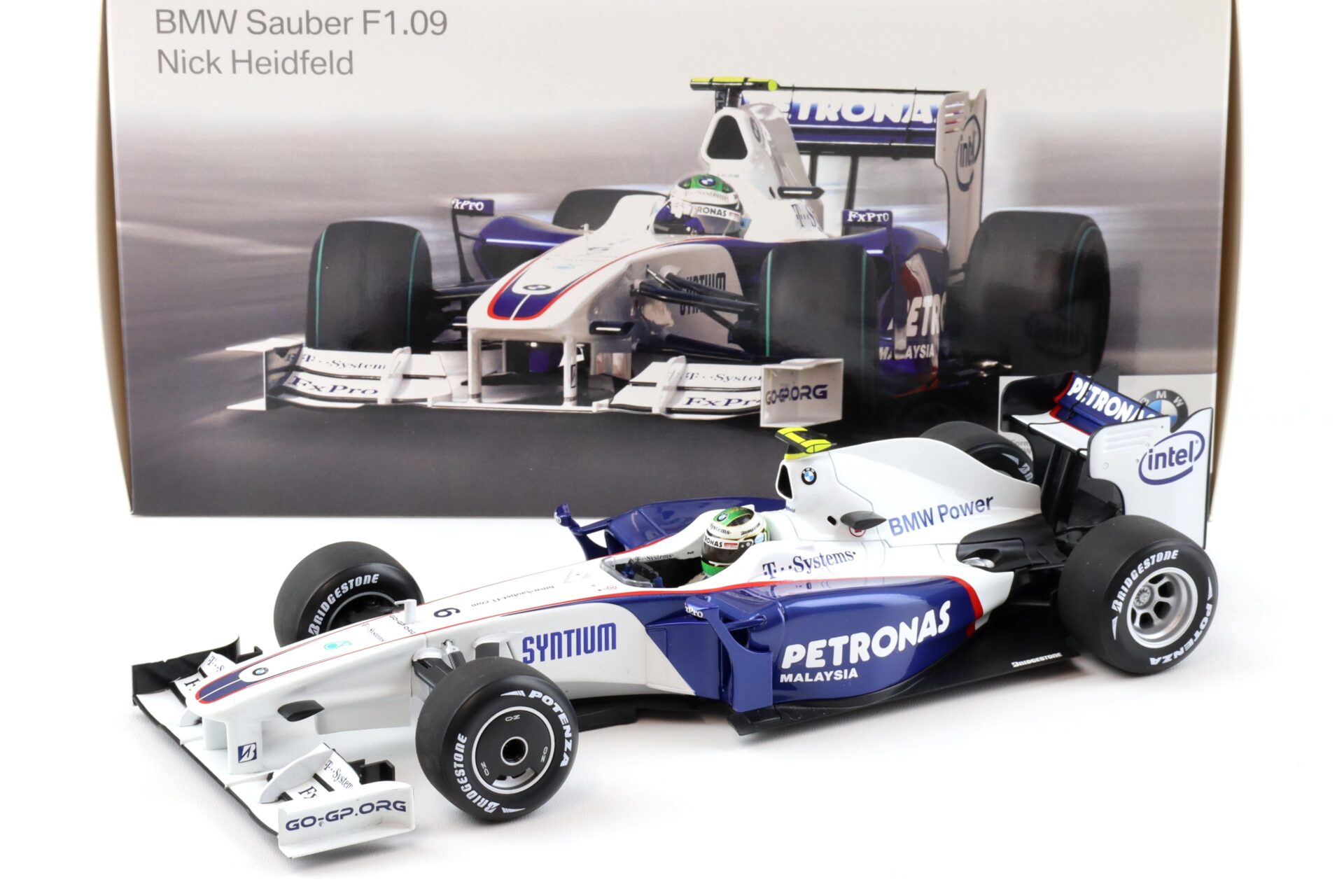 ID 92539 orig.jpg 1:18 Minichamps BMW F1.09 Nick Heidfeld Formel 1 Petronas #3 DEALER VERSION