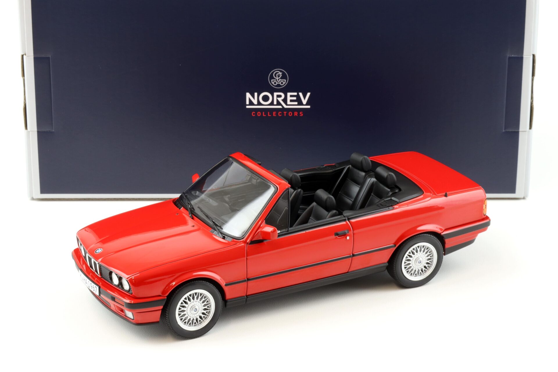 ID 92675 orig.jpg 1:18 Norev BMW 318i (E30) Cabriolet red 1991
