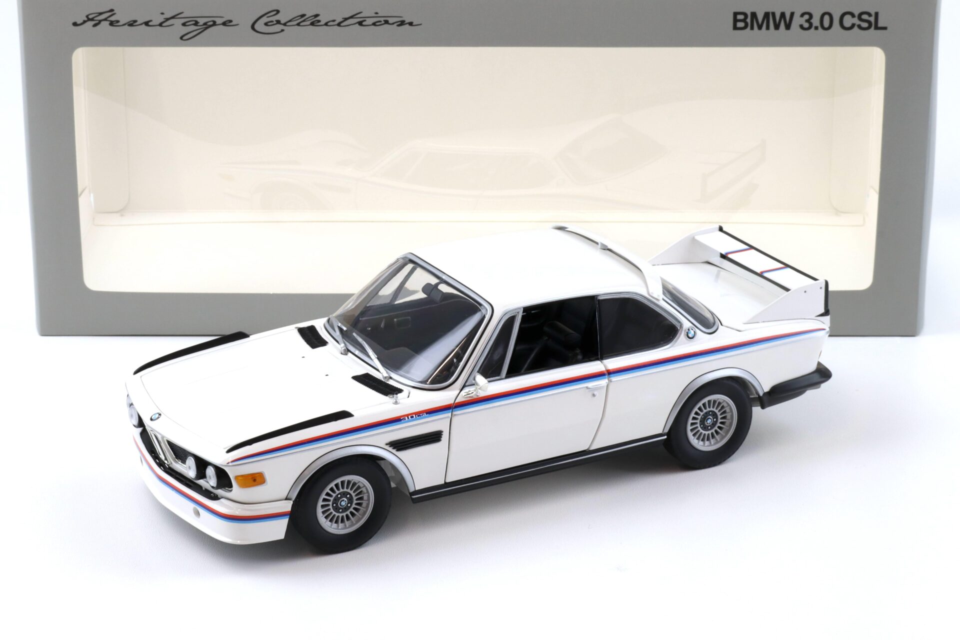 ID 92739 orig.jpg 1:18 Minichamps BMW 3.0 CSL Coupe white 1973-1975 Heritage DEALER VERSION