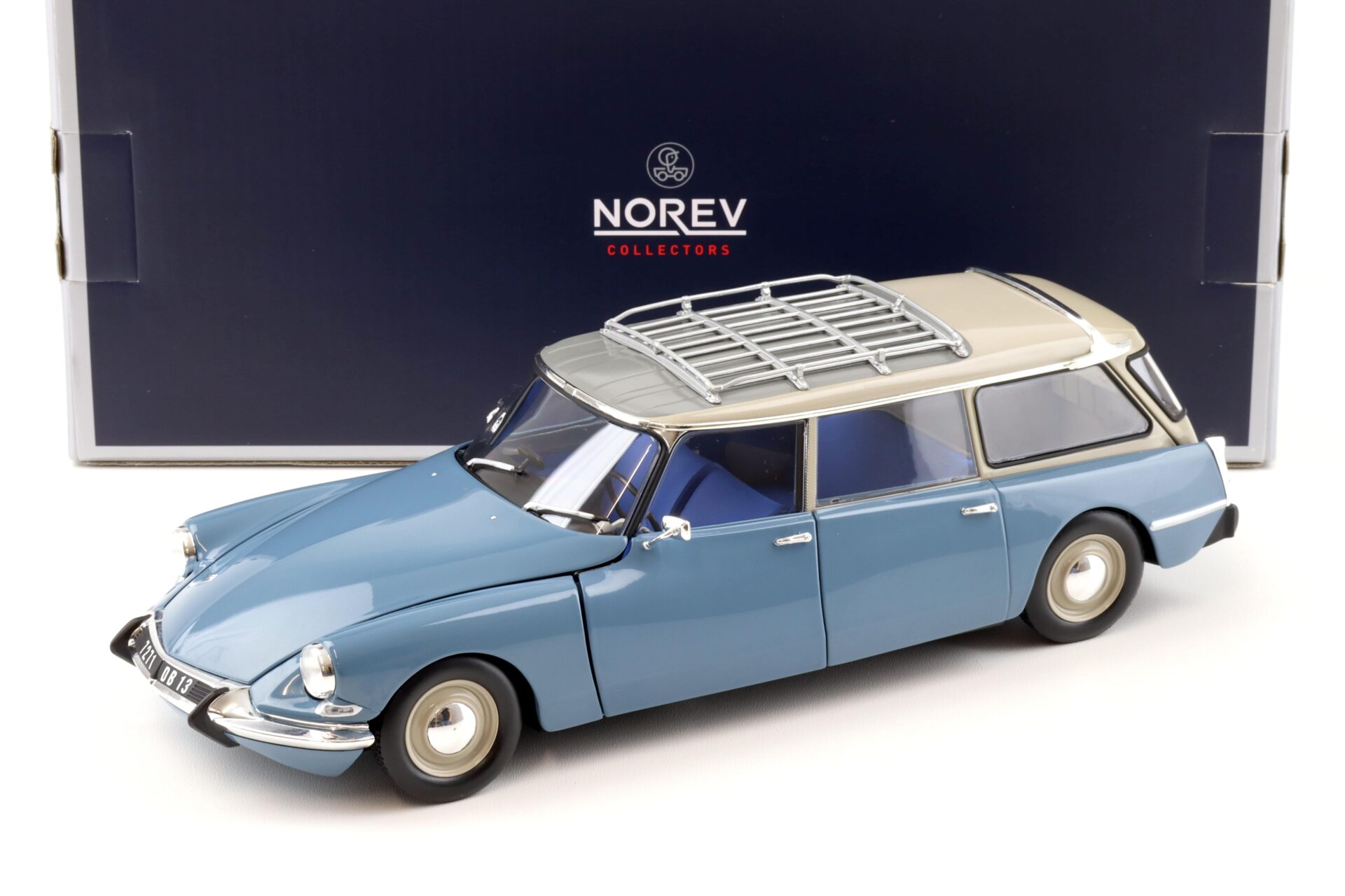 ID 93124 orig.jpg 1:18 Norev Citroen ID 19 Break 1967 Monte Carlo blue 181591