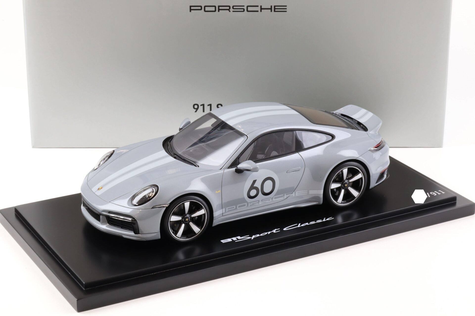 ID 93899 orig.jpg 1:18 Spark Porsche 911 (992) Sport Classic Coupe sports grey 2022 WAP DEALER