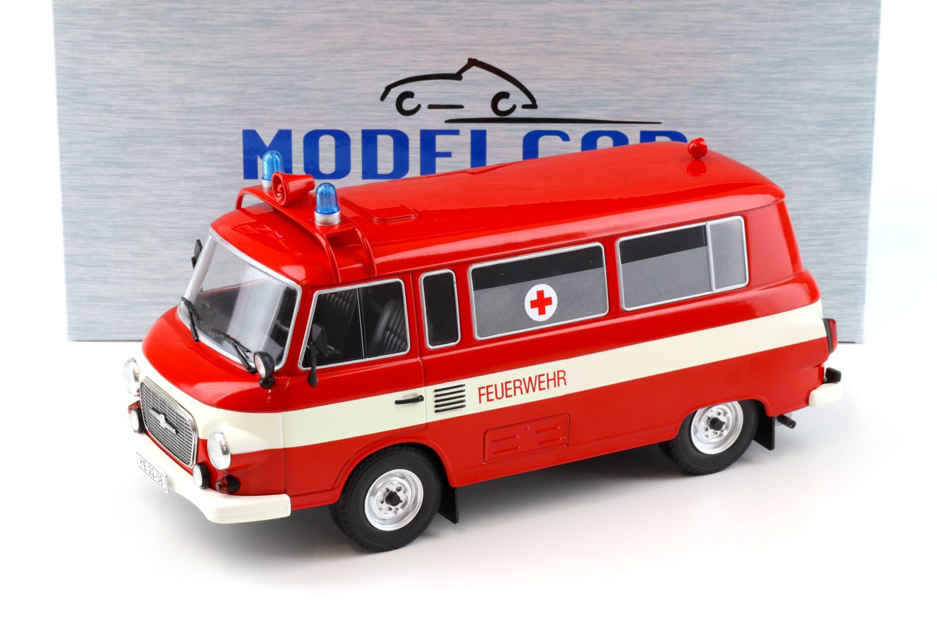 ID 94456 orig.jpg 1:18 MCG Barkas B1000 Kleinbus Feuerwehr Ambulanz DDR 1965 white/ red