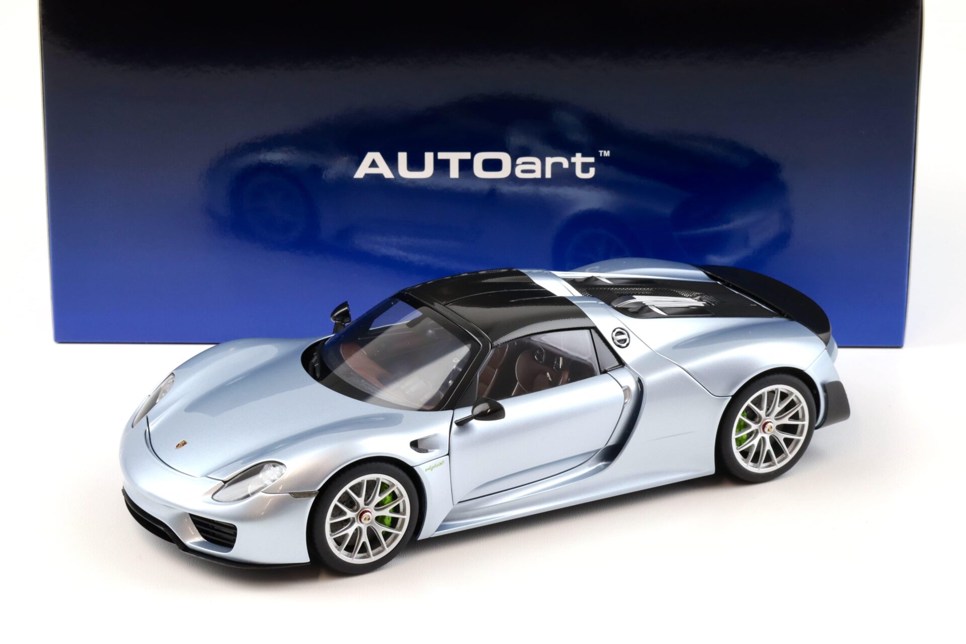 ID 94599 orig.jpg 1:18 AUTOart Porsche 918 Spyder Weissach Package 2013 Liquid metal chrome blue 77923