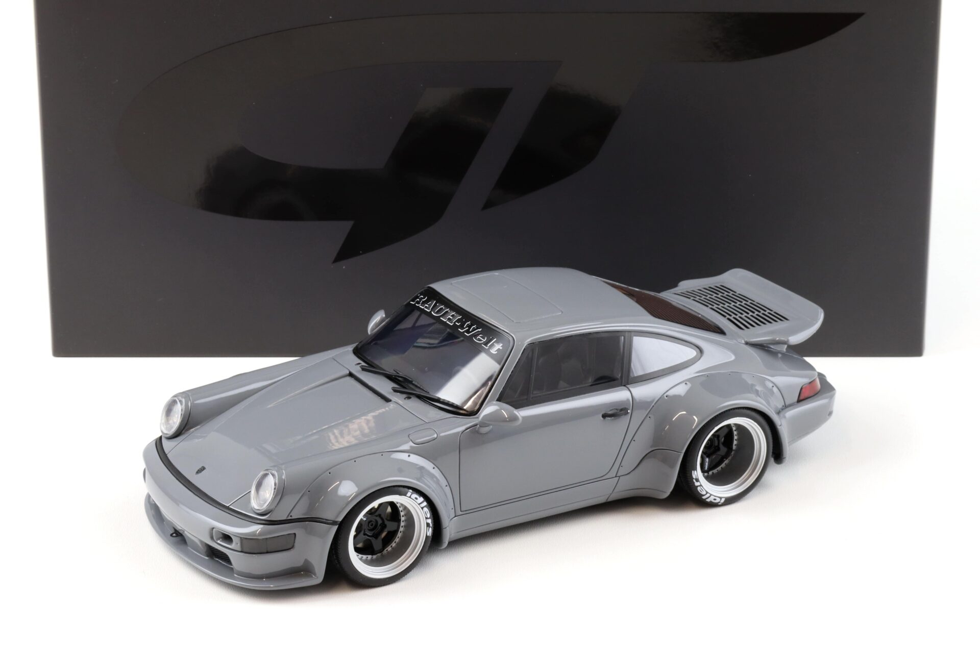 ID 94873 orig.jpg 1:18 GT Spirit GT477 Porsche 911 RWB JONSIBAL RAUH-WELT Nardo grey 2015