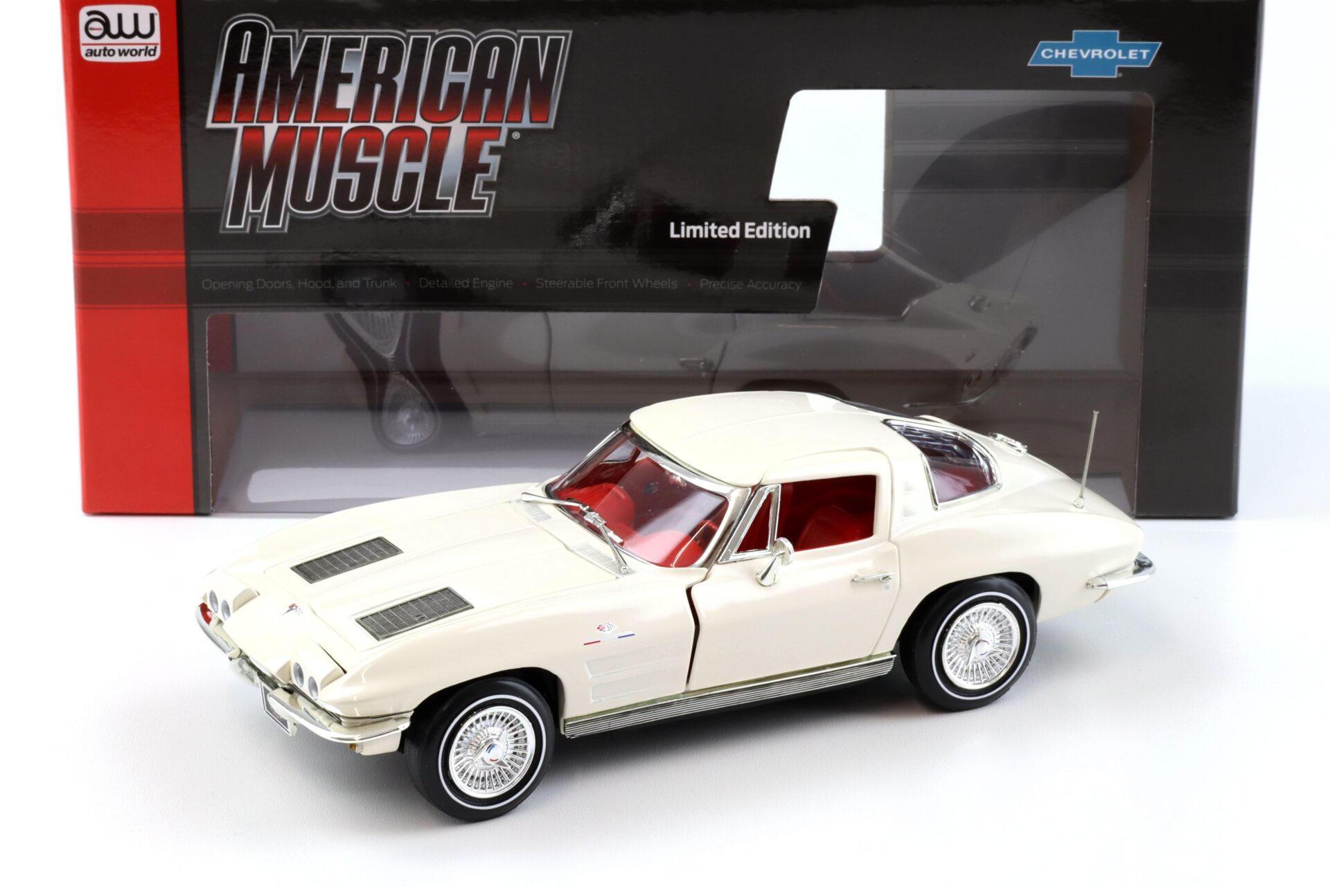 1:18 Auto World 1963 Chevrolet Corvette Z06 Coupe MCACN white