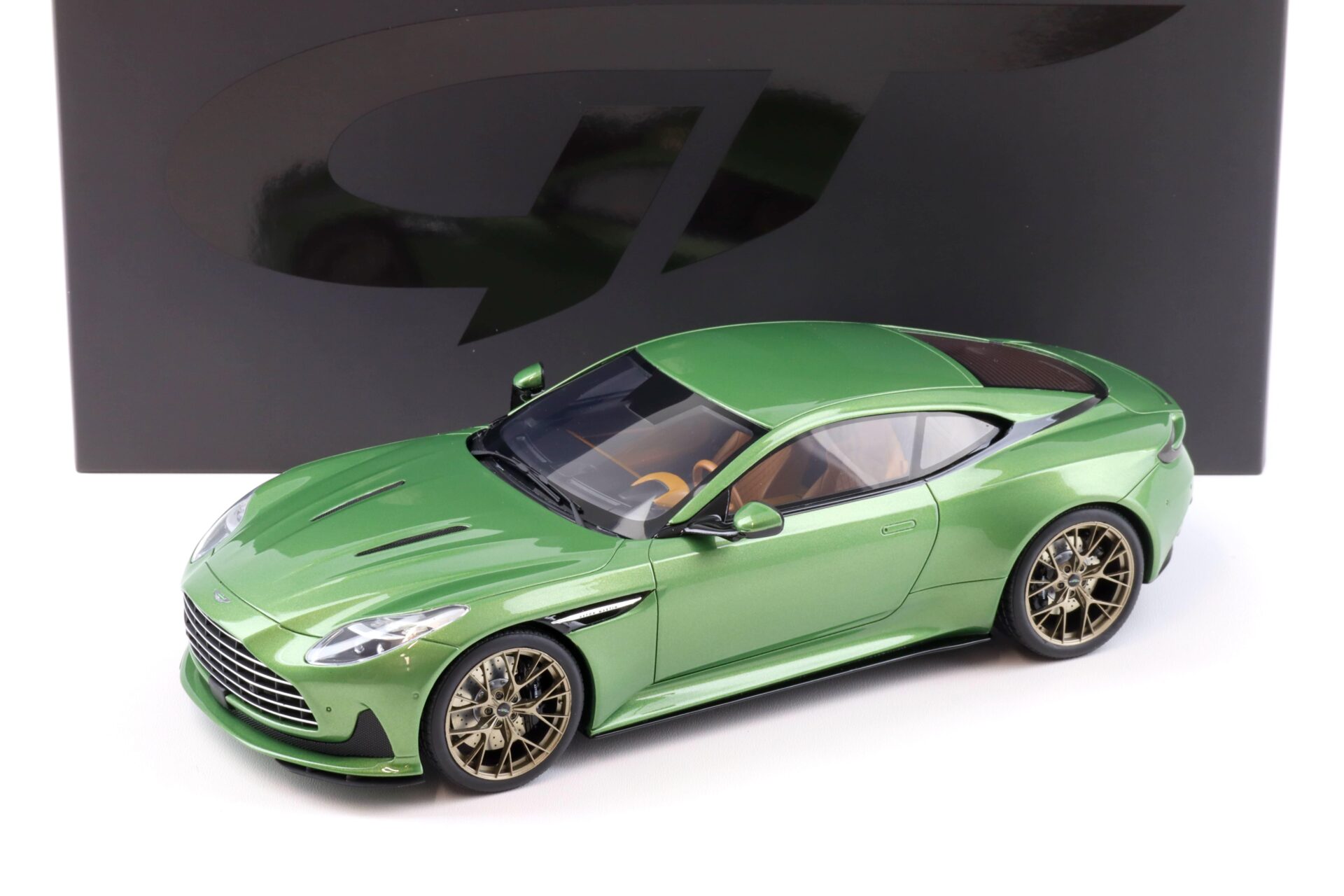 ID 95656 orig.jpg 1:18 GT Spirit GT466 Aston Martin DB12 Vantage 2023 Emerald green metallic