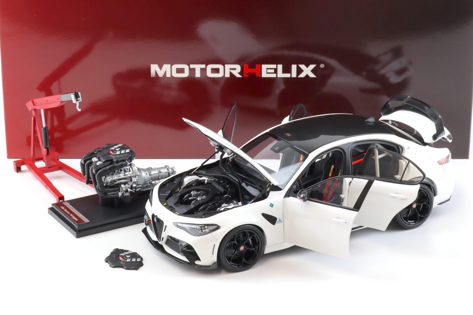 1:18 Motorhelix Alfa Romeo Giulia GTAm Bianco Trofed white + engine Die-Cast M89006