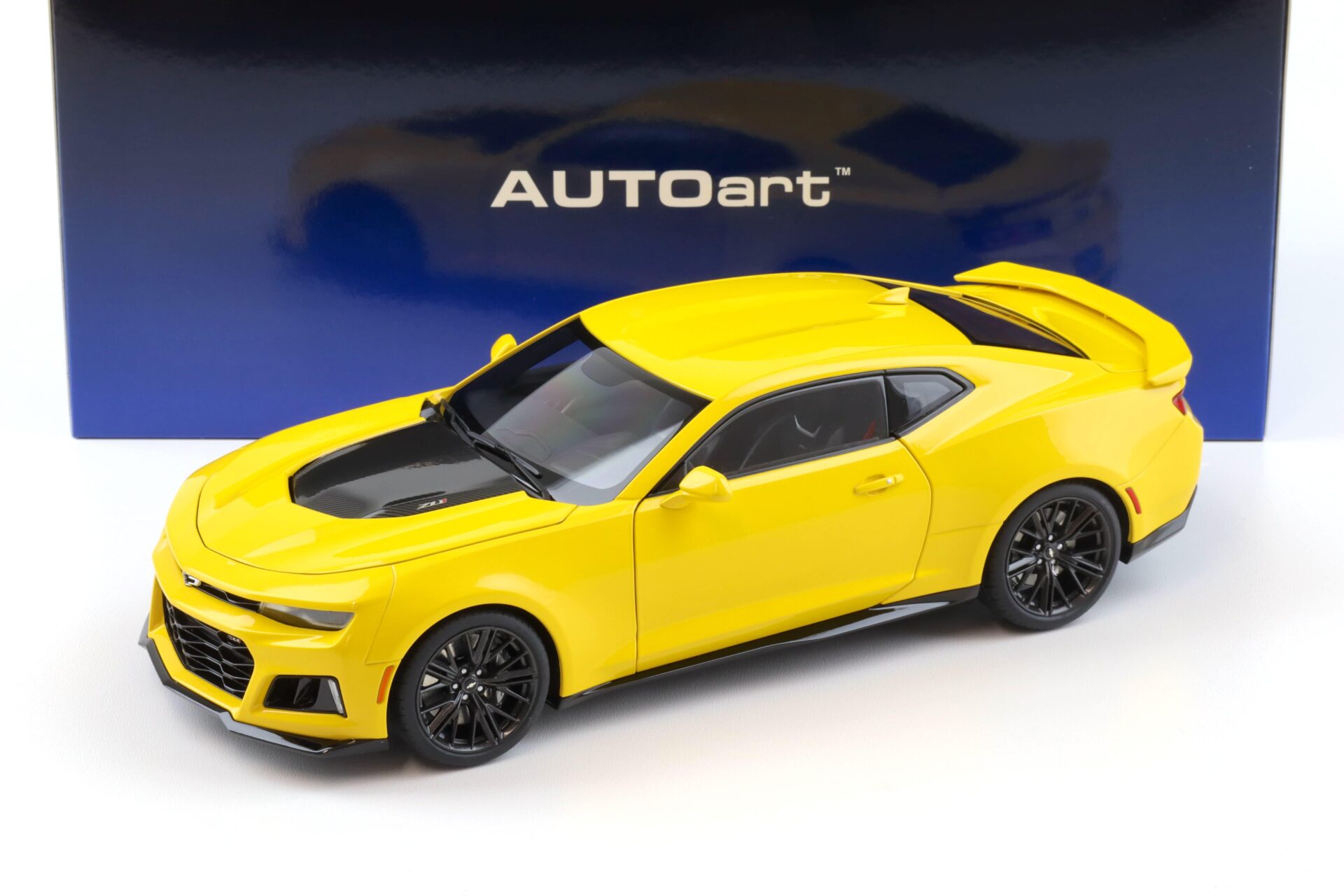ID 96124 orig.jpg 1:18 AUTOart Chevrolet Camaro ZL1 Coupe 2017 bright yellow