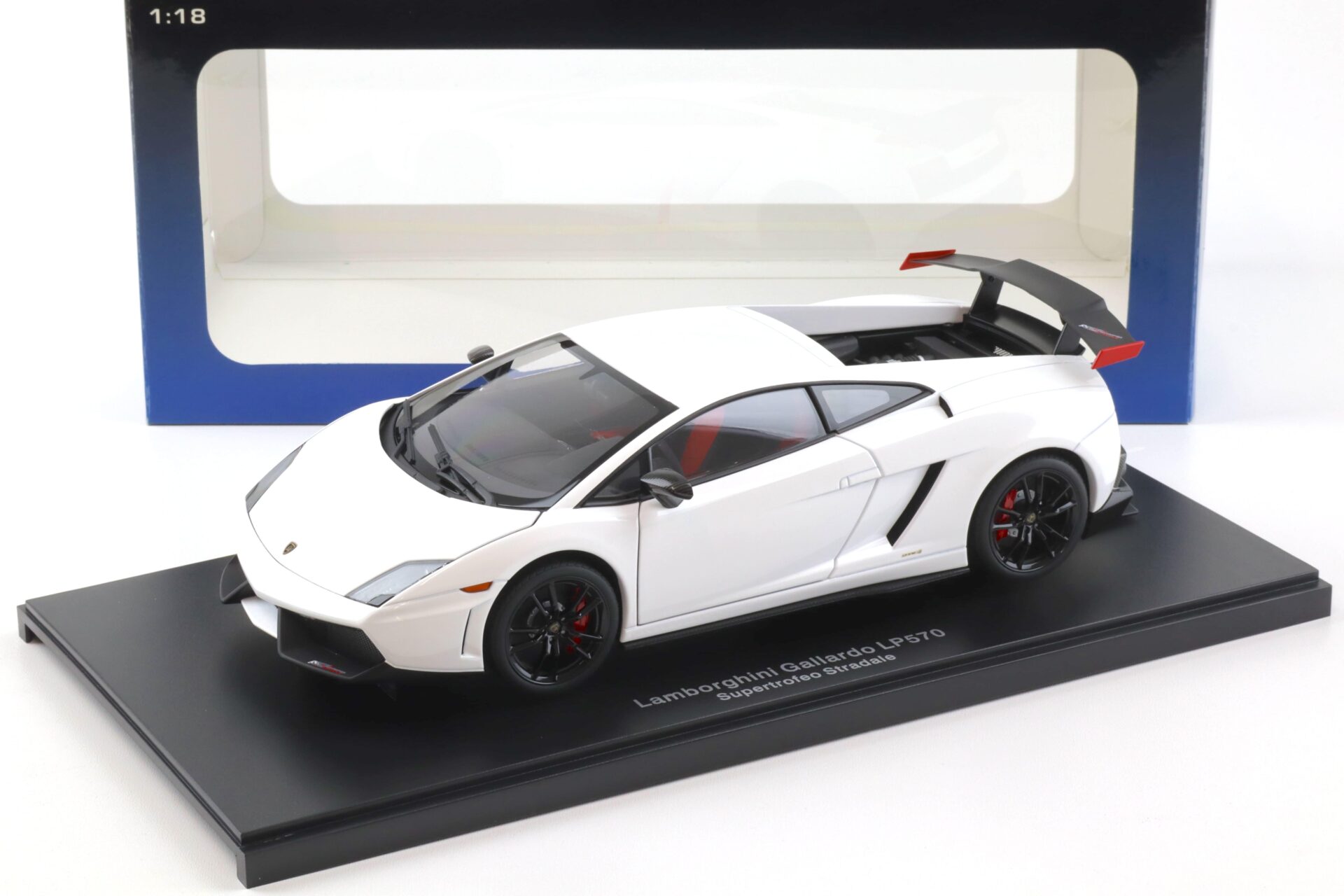 ID 96328 orig.jpg 1:18 AUTOart Lamborghini Gallardo LP570 Supertrofeo Stradale Bianco Monocerus/ white
