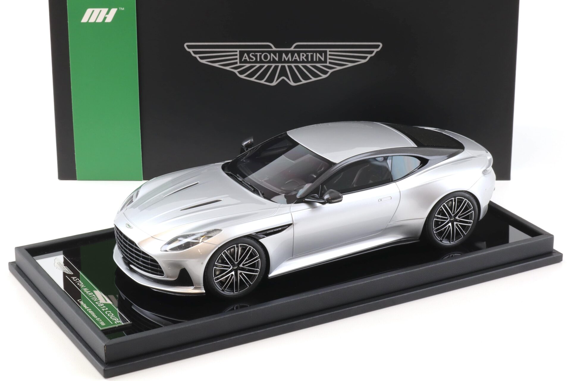 ID 96488 orig.jpg 1:18 Motorhelix Aston Martin DB12 Coupe 2023 Lightning silver - Limited 99 pcs.