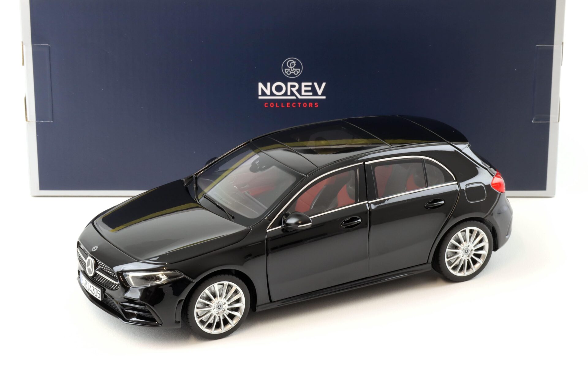 ID 96652 orig.jpg 1:18 Norev Mercedes A-Klasse A-Class AMG Line W177 black 2018