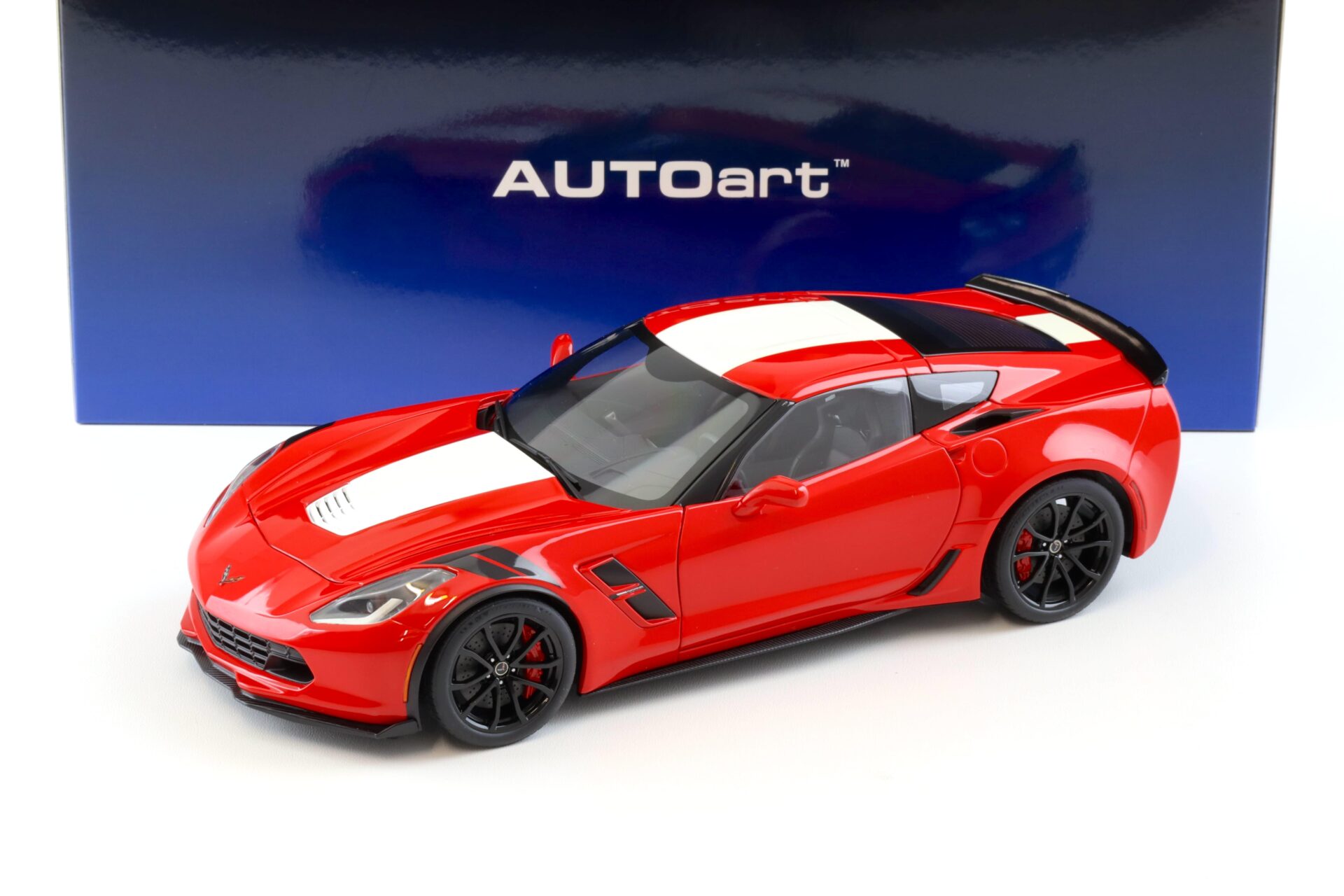 ID 97169 orig.jpg 1:18 AUTOart Chevrolet Corvette C7 Grand Sport red/ white stripes