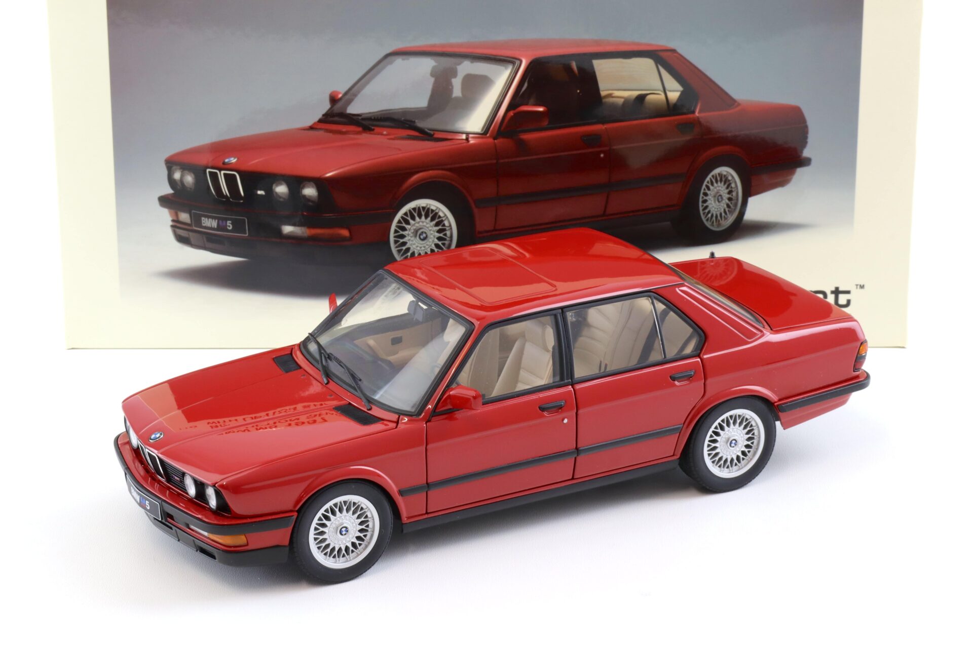 ID 97324 orig.jpg 1:18 AUTOart BMW M5 E28 Shadow Line 1987 Zinnober red 75152