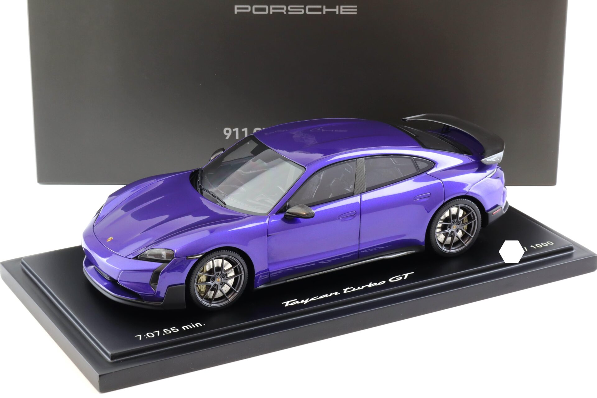 ID 97415 orig 1.jpg 1:18 Minichamps Porsche Taycan Turbo GT Weissach Package purple sky metallic WAP DEALER