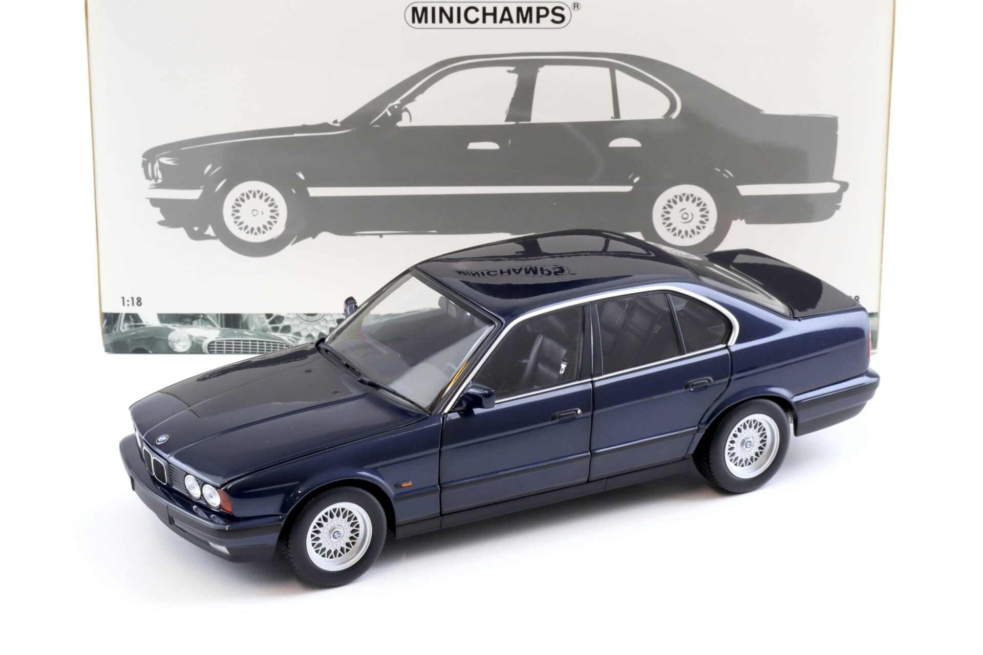 ID 98200 orig.jpg 1:18 Minichamps BMW 535i E34 Limousine 1988 dark blue metallic