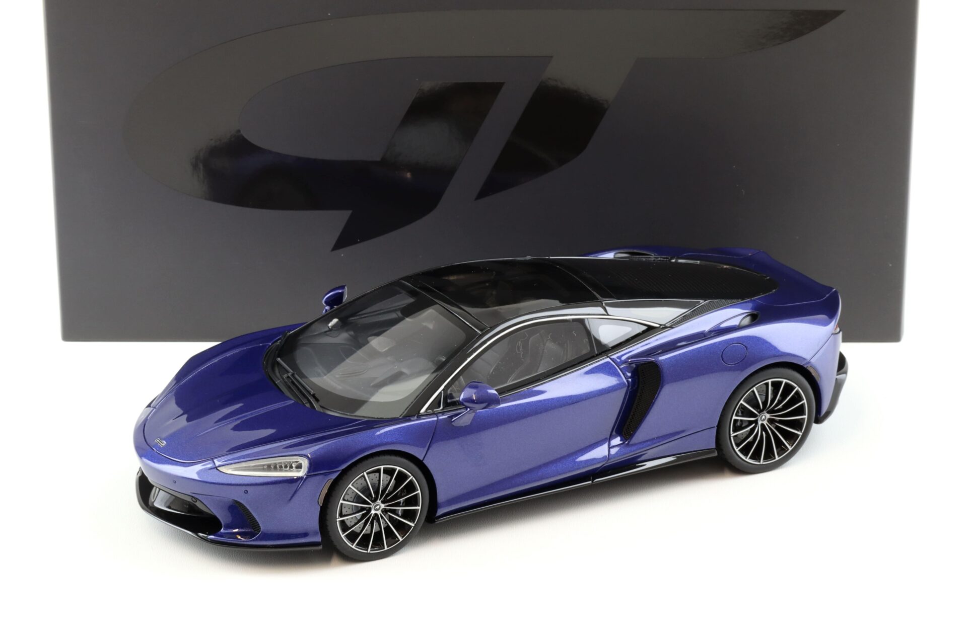 ID 98372 orig.jpg 1:18 GT Spirit GT818 McLaren GT Coupe 2019 Namaka blue metallic