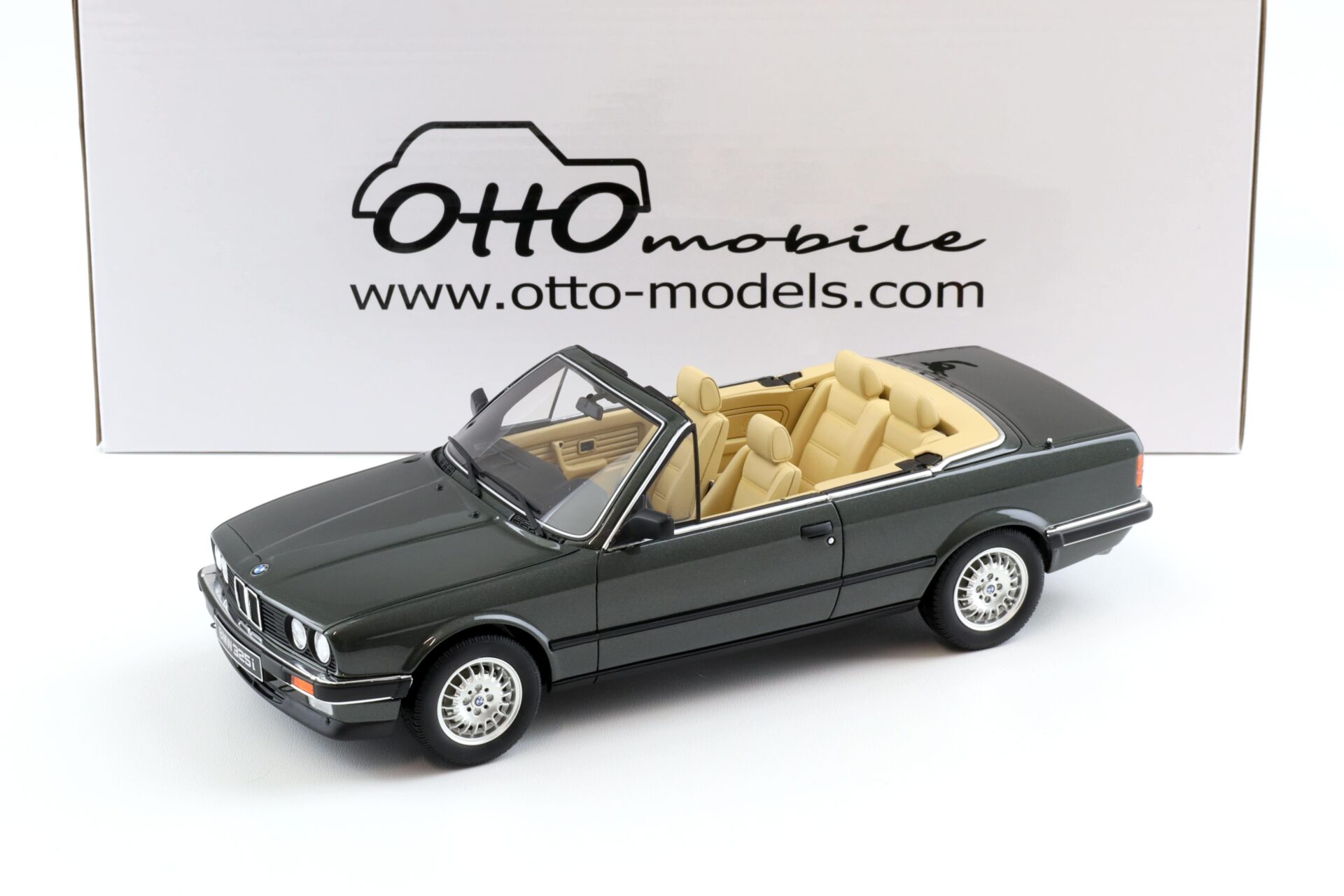ID 98578 orig.jpg 1:18 OTTO mobile OT572 BMW 325i E30 Convertible 1988 green metallic