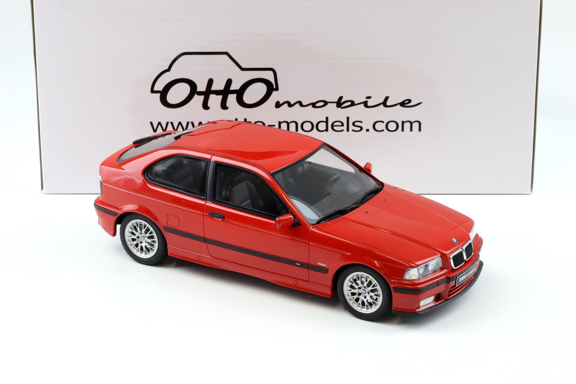 1:18 OTTO mobile OT372 BMW 323ti Compact E36 red M-Pack 1998