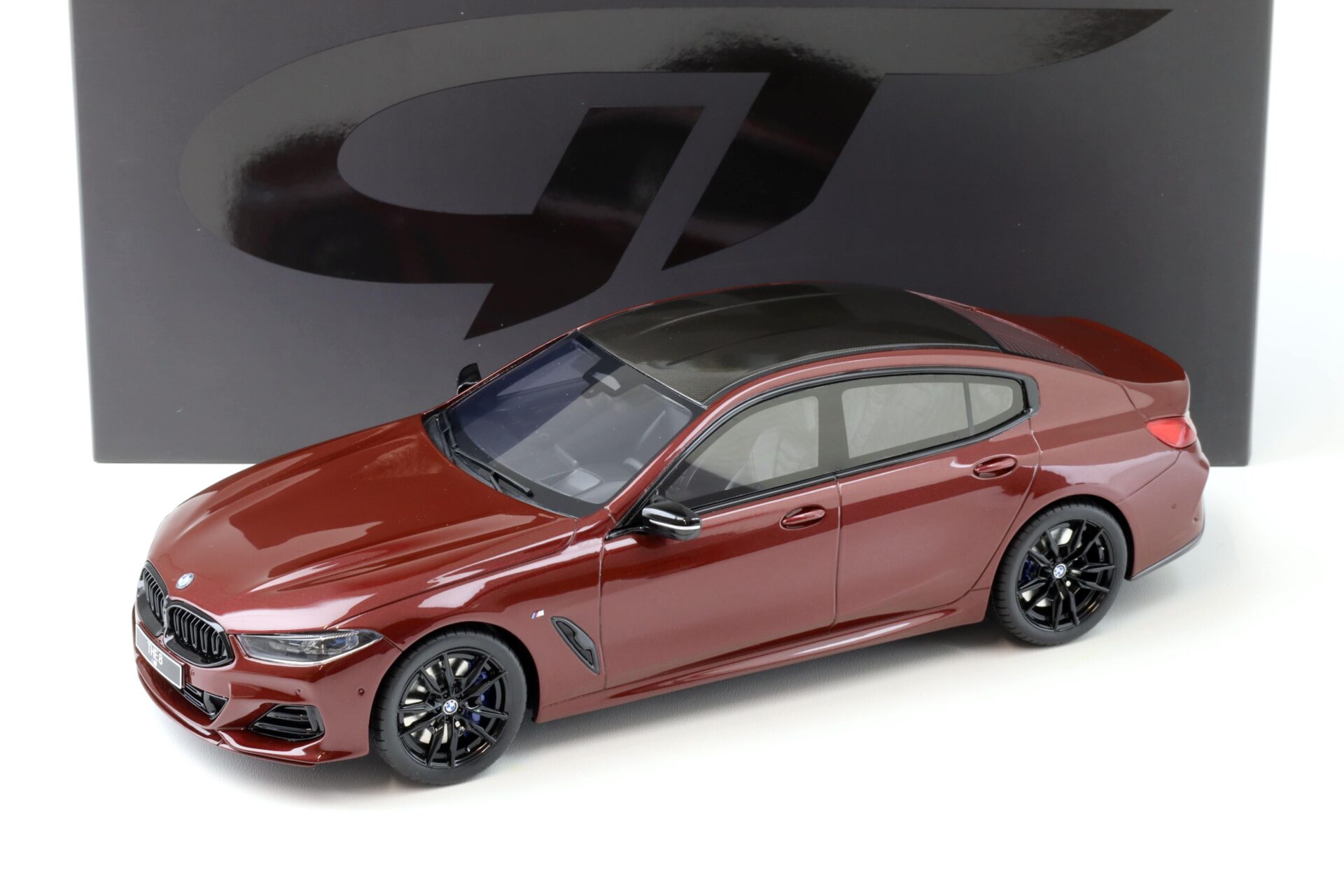 ID 98782 orig.jpg 1:18 GT Spirit GT493 BMW M850i xDrive M Performance Aventurine red 2023
