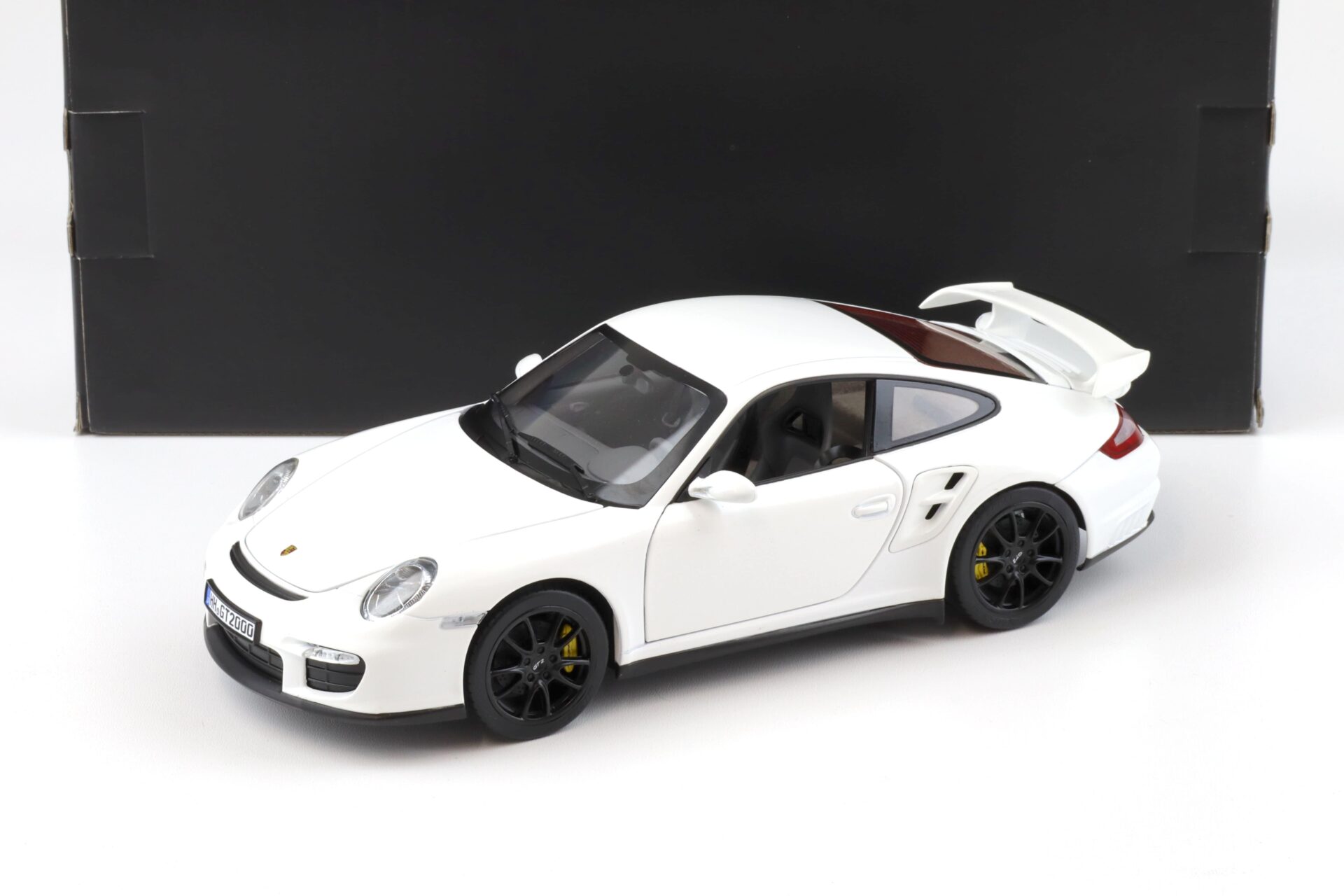 ID 99294 orig.jpg 1:18 Norev Porsche 911 997 GT2 Coupe 2007 white 187572