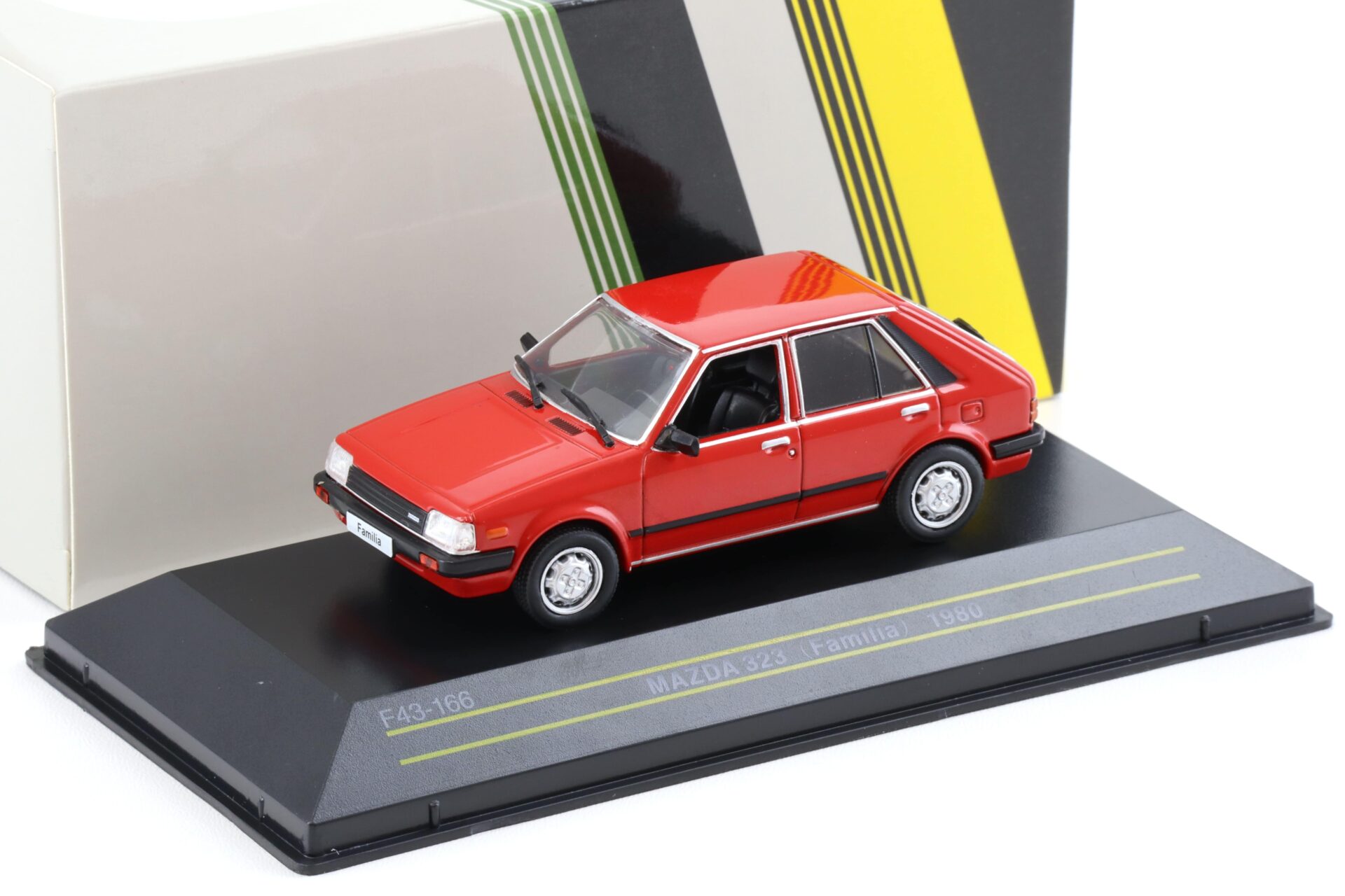 ID 99901 orig.jpg 1:43 First43 Mazda 323 Familia 1980 red