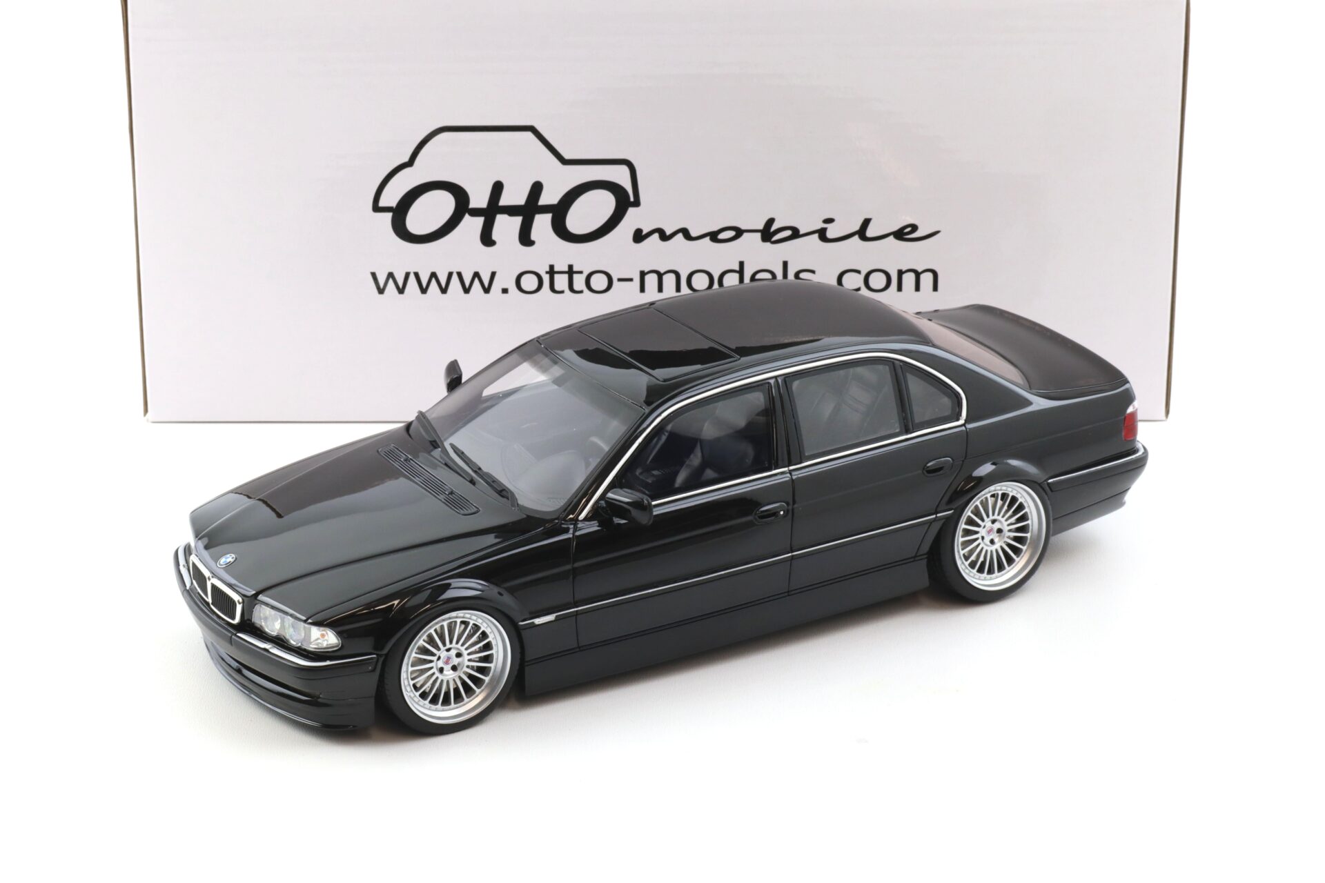 1:18 OTTO mobile OT1150 BMW 740iL E38 Limousine LOW STANCE black 2000